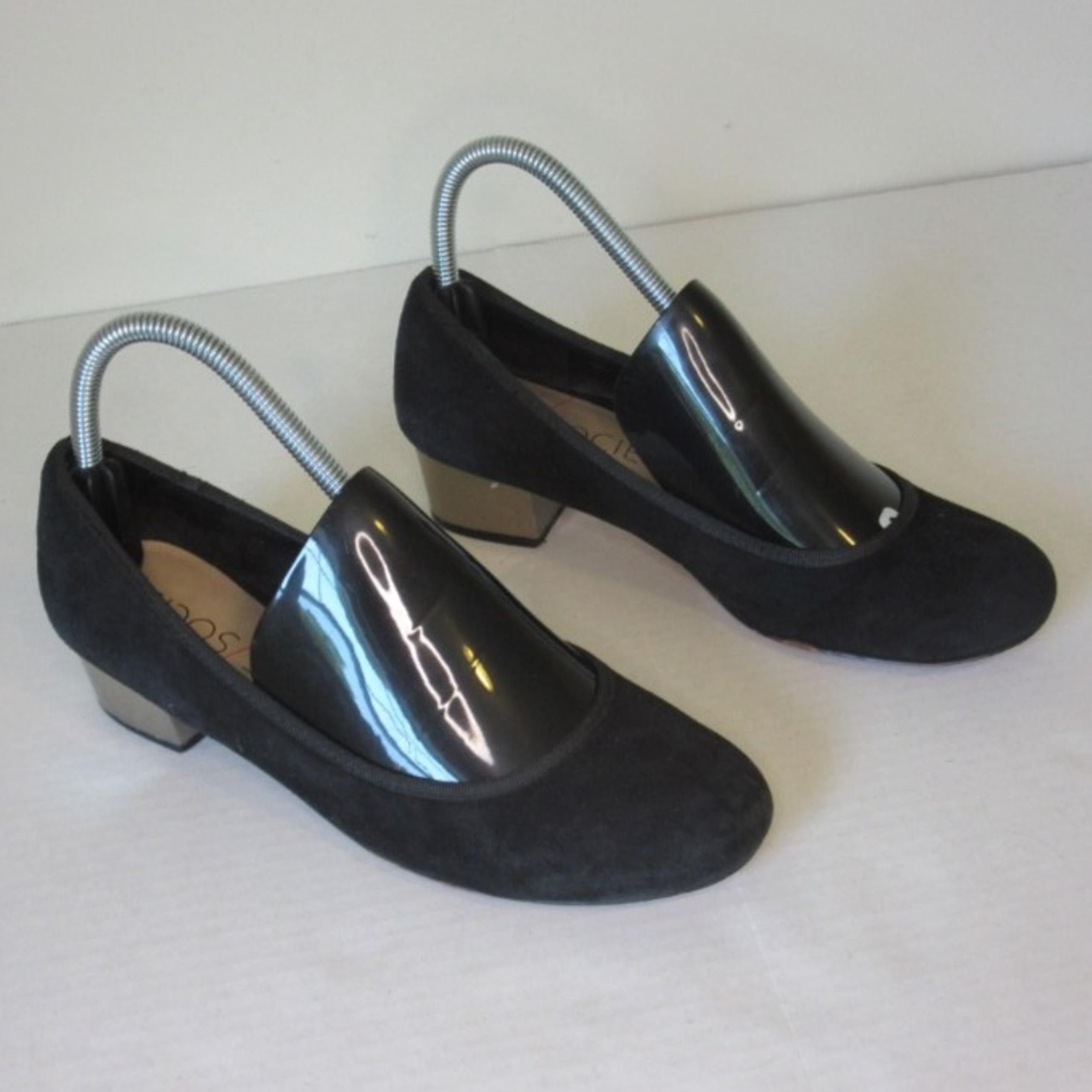 Sole Society Heels Low Black Black Suede Pumps Women's 6.5
