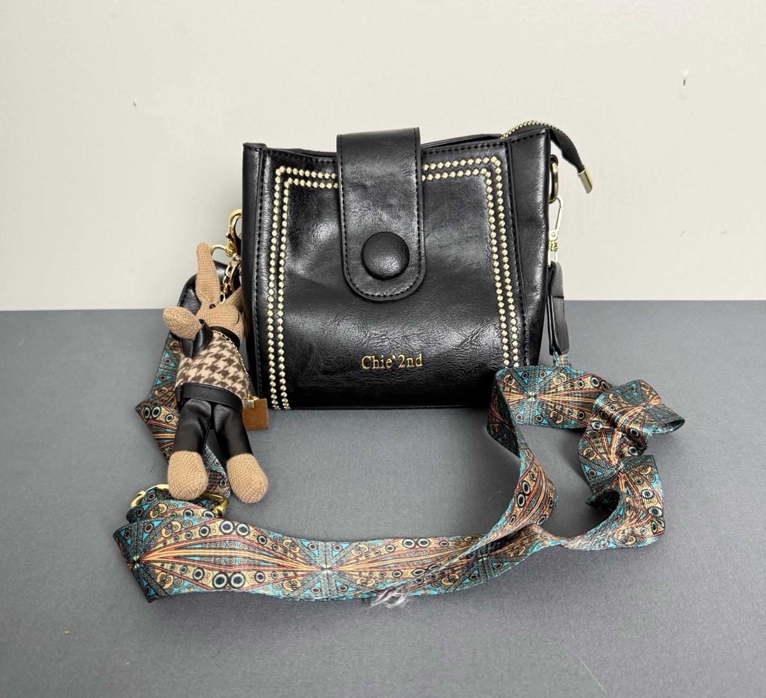 Chie’2nd Retro Small Water Bucket Shoulder Crossbody Bag w/Bunny Keychain