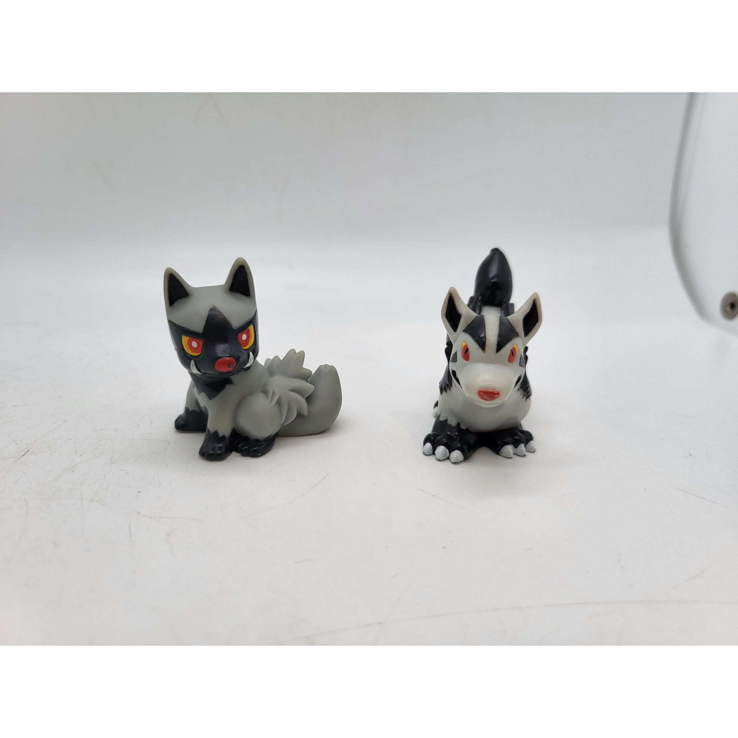 Pokemon Mightyena and Poochyena Finger Puppet figures Bandai