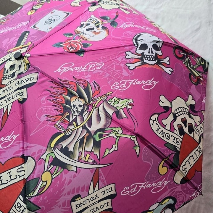 NWT Ed Hardy love kills slowly umbrella