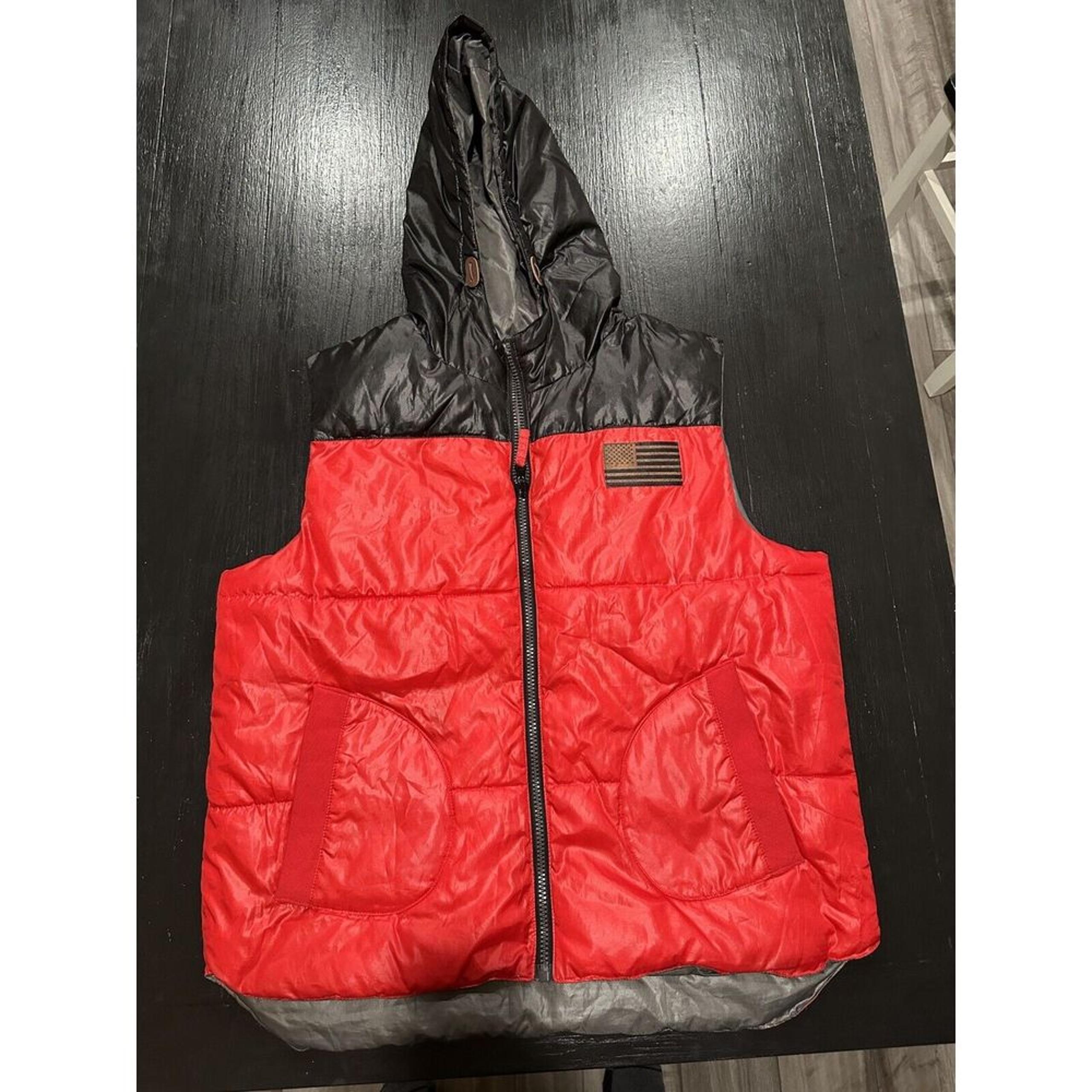 Rocawear Men's XL Vest Red Black Puffer Sleeveless Zip Reversible Pocket