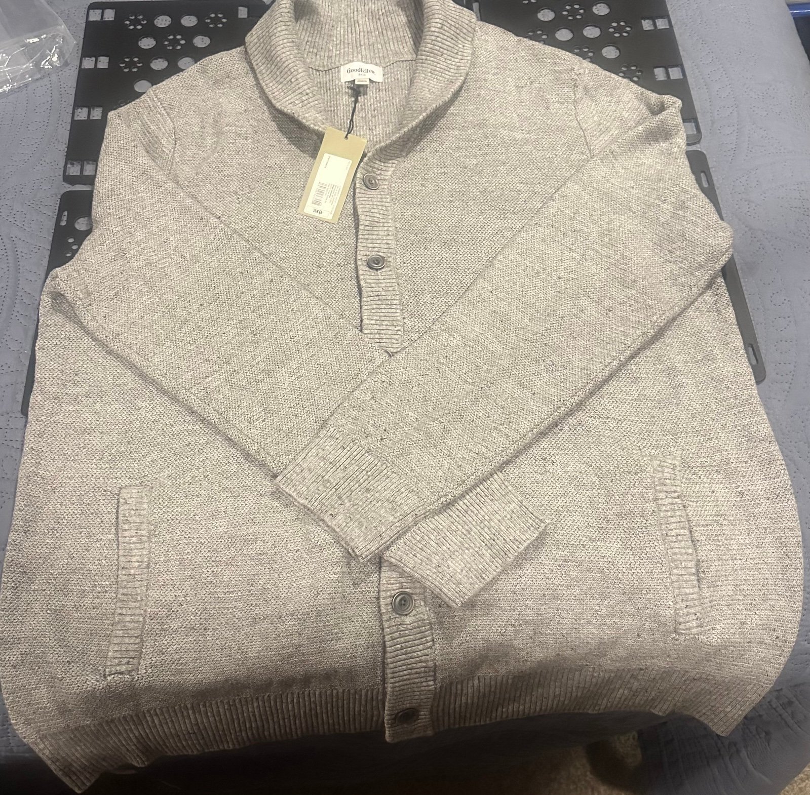 Goodfellow and Co 3XB button Sweater
