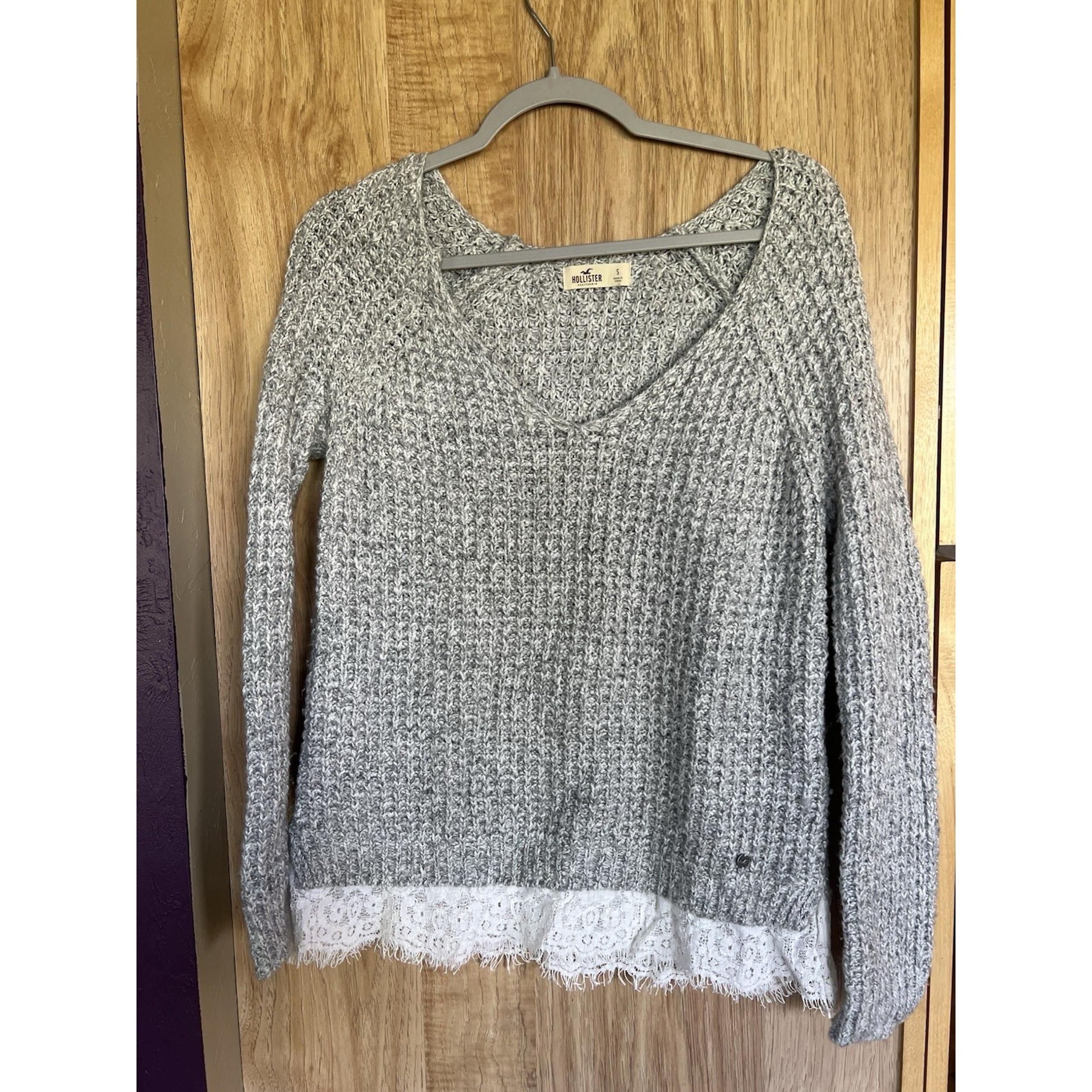 Hollister Women's Chunky Knit Sweater Gray with Cream Lace Hem V Neck Size Small