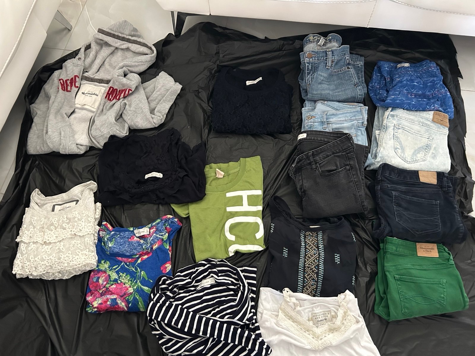 Lot of 16 pcs Abercrombie and Hollister clothes