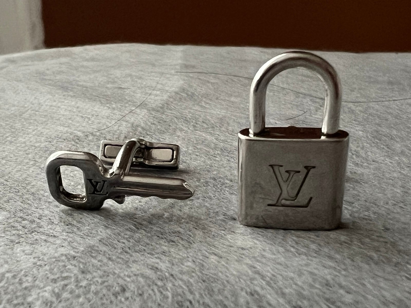 Louis Vuitton Lock And Key Cufflinks Silver 925 Damier Ebene Pouch Preloved