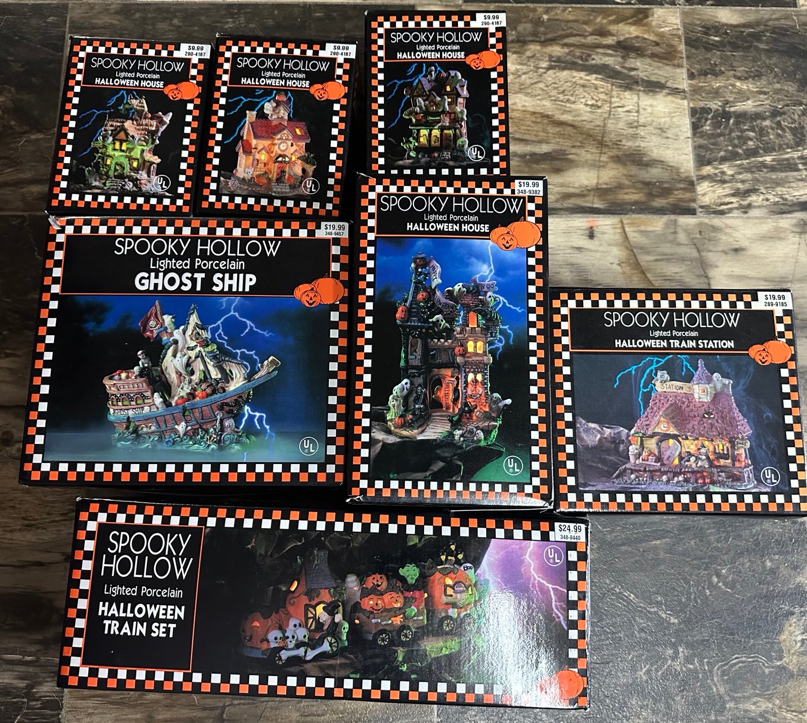 Spooky Hollow Halloween town set 7 original boxes