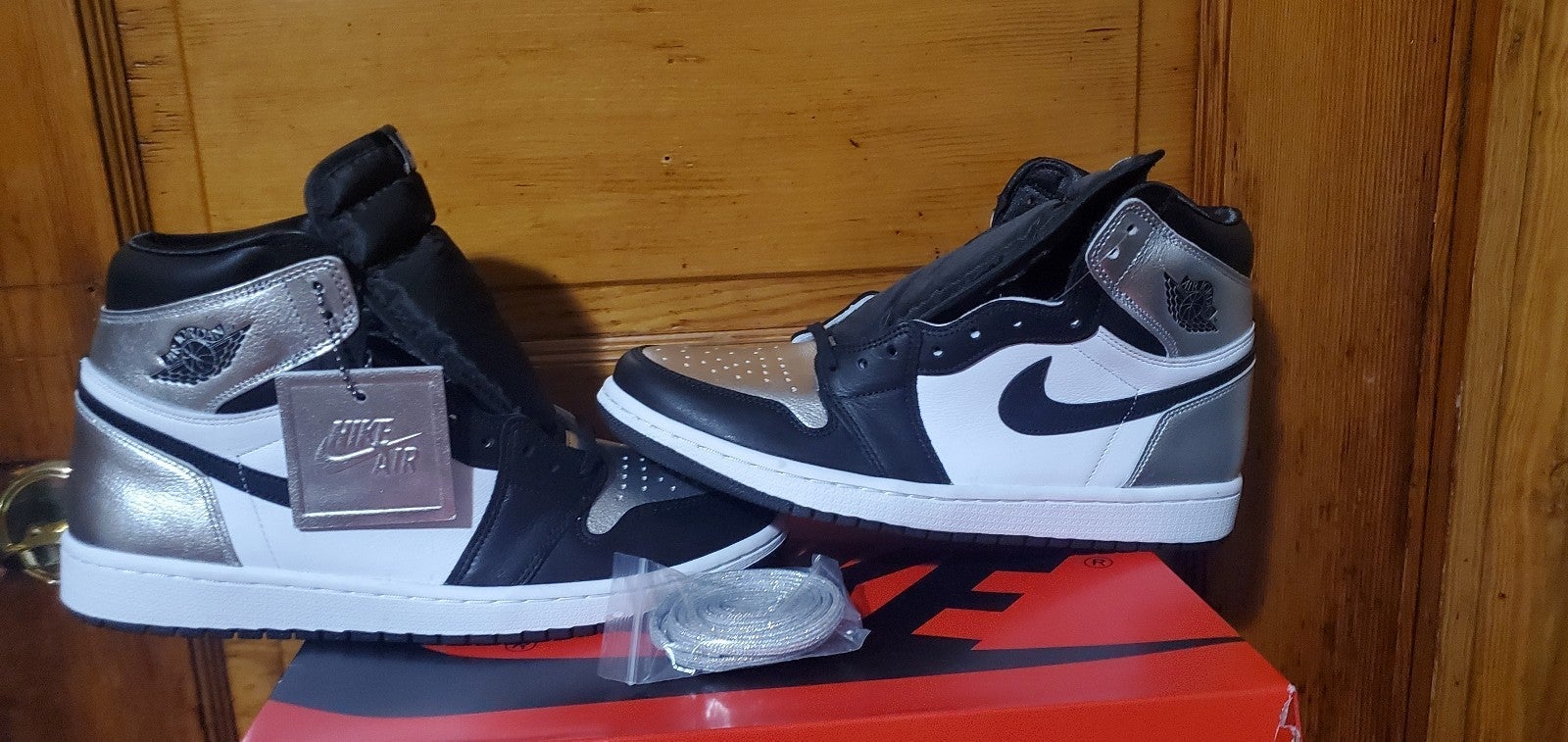 Nike Air Jordan 1 Retro High OG Silver Toe