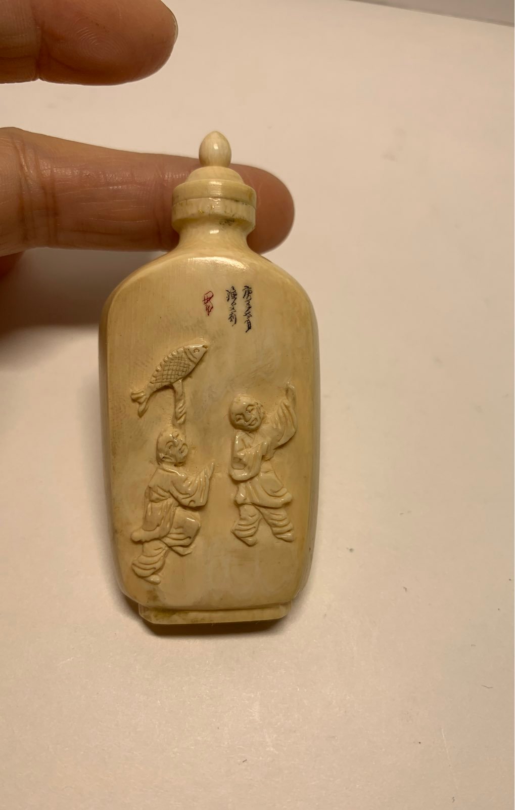 Chinese antique ivory snuff bottle