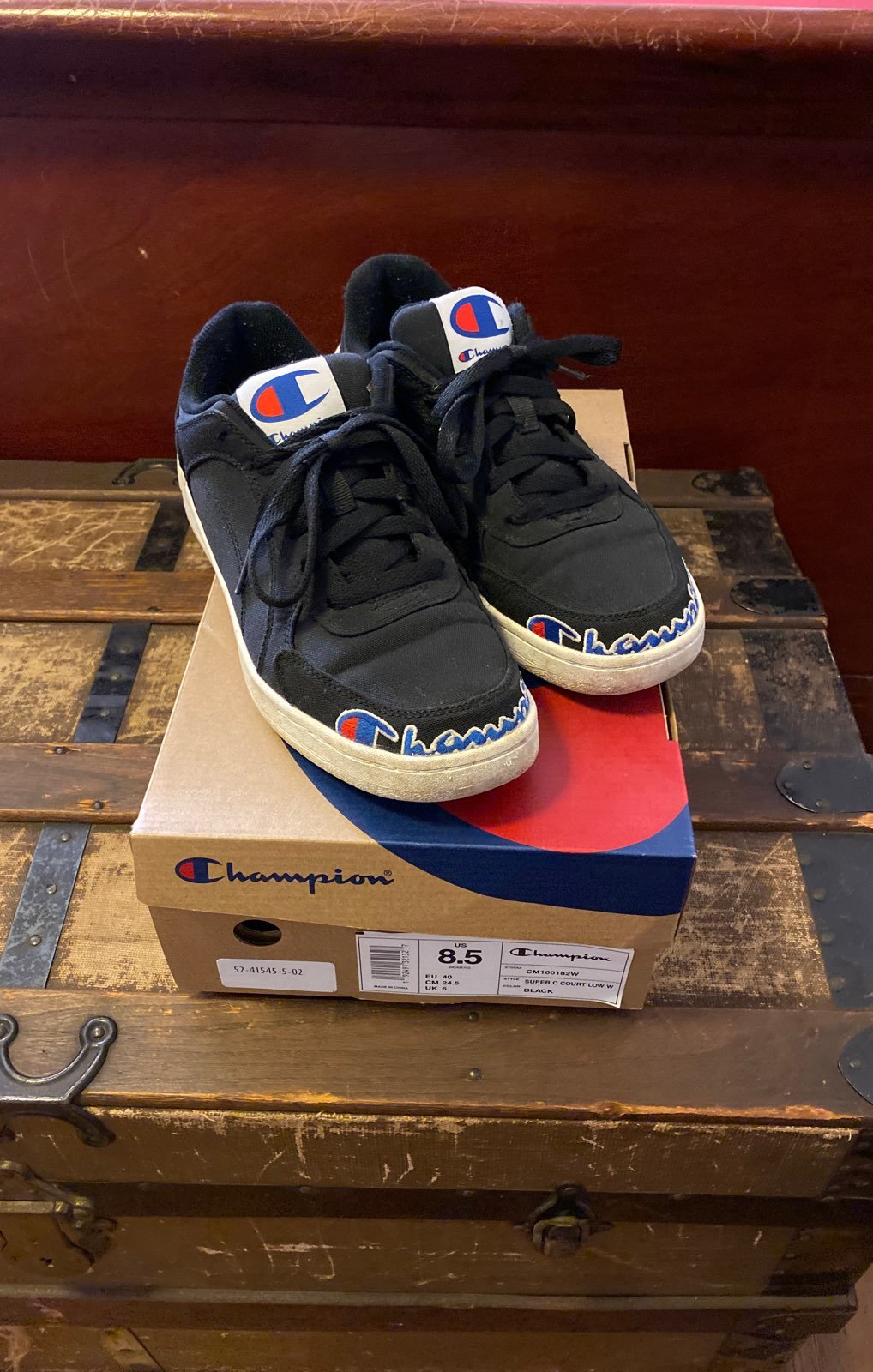 Womans champian sneakers- 8.5