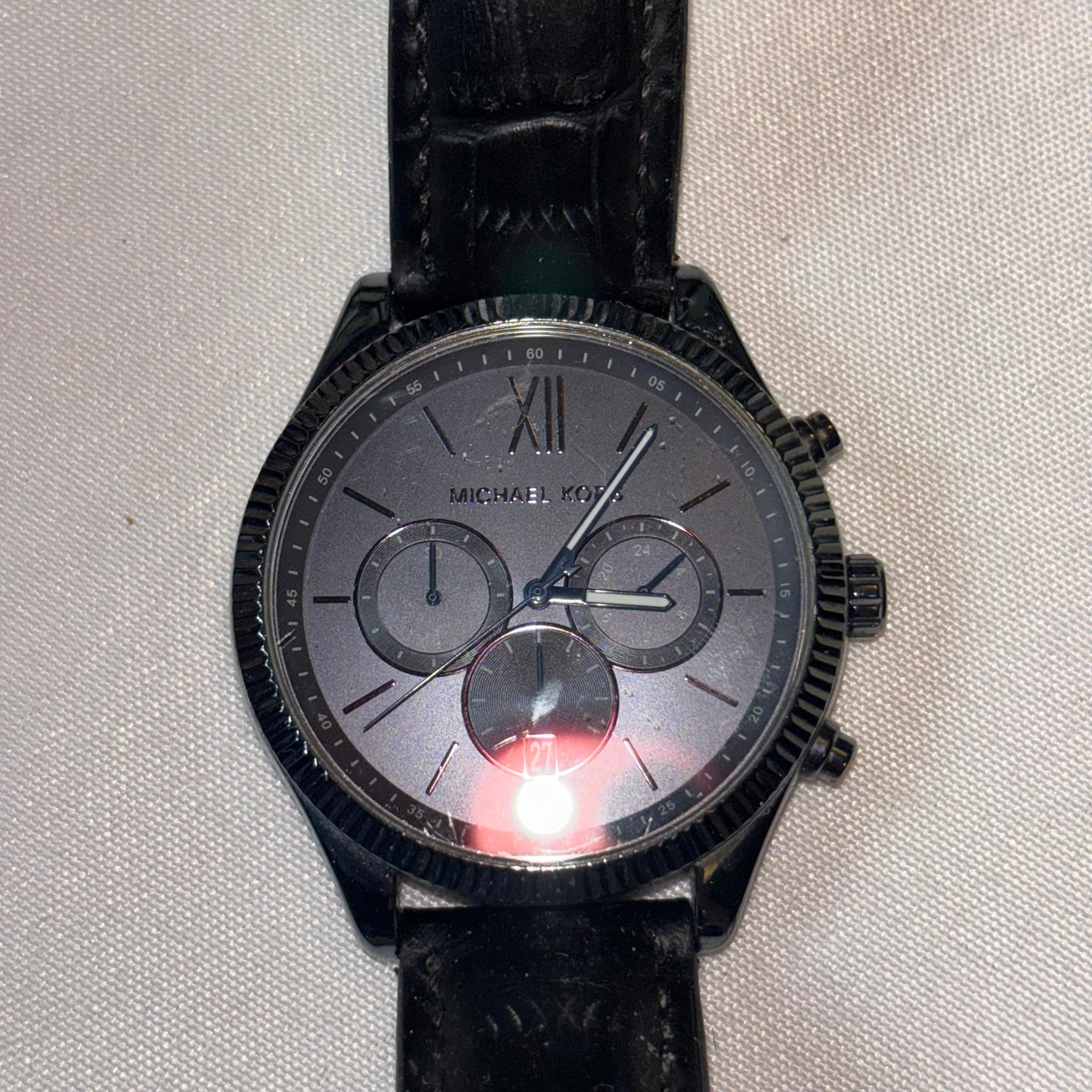 Michael Kors Men’s watch with leather straps