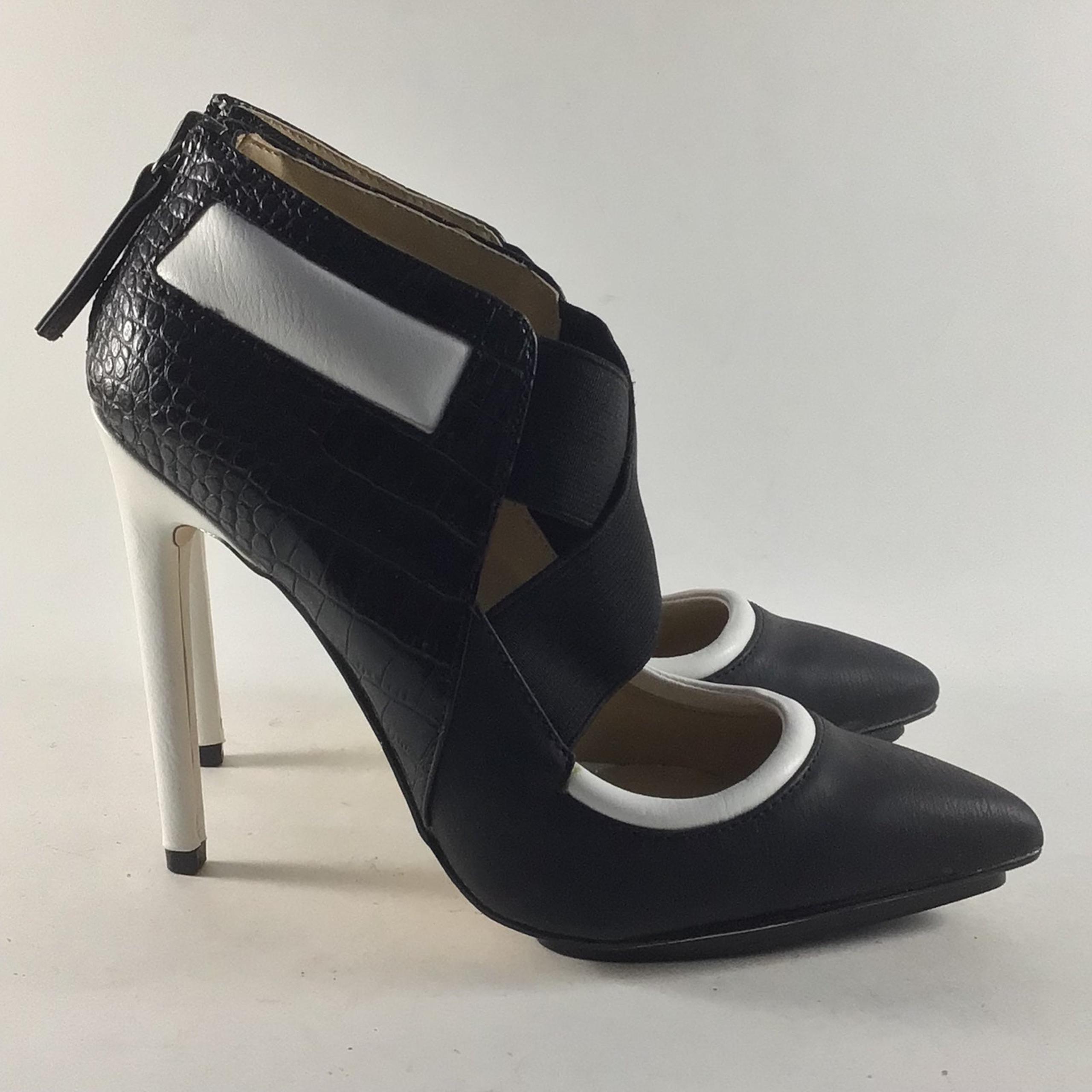 GX by Gwen Stefani Aime womens pointed toe stiletto heels black white size 6.5