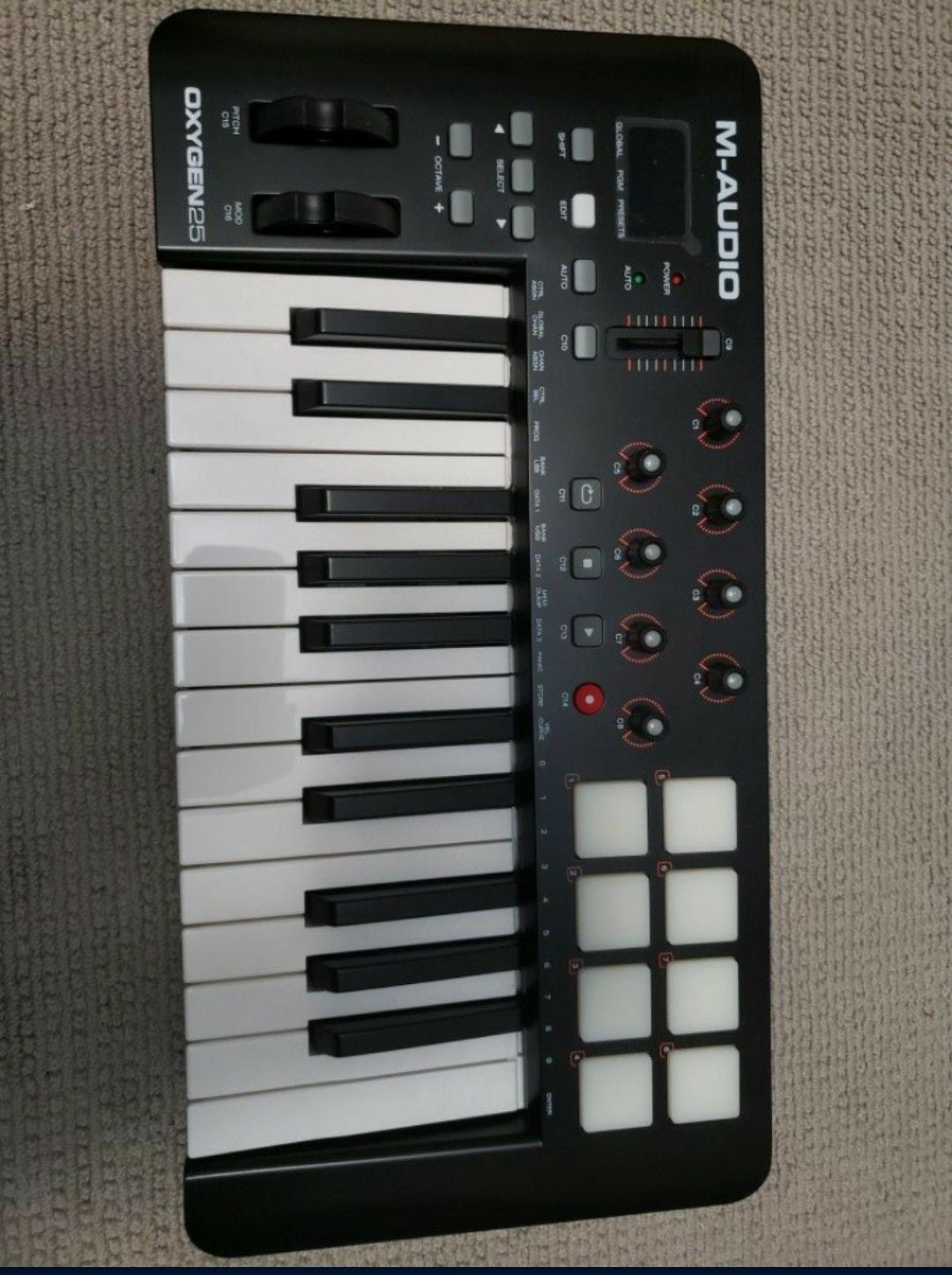 M-audio oxygen 25 feel free to send reasonable offers.