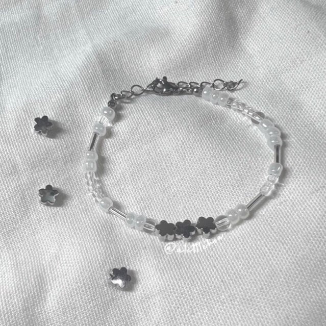 Handmade beaded bracelet