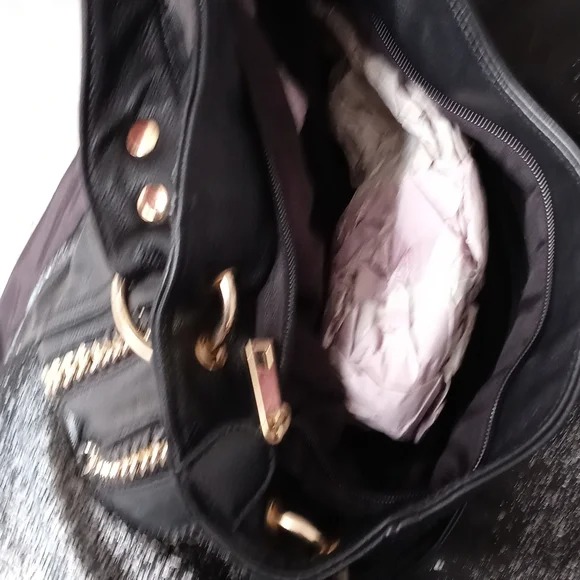 Black detailed black bag