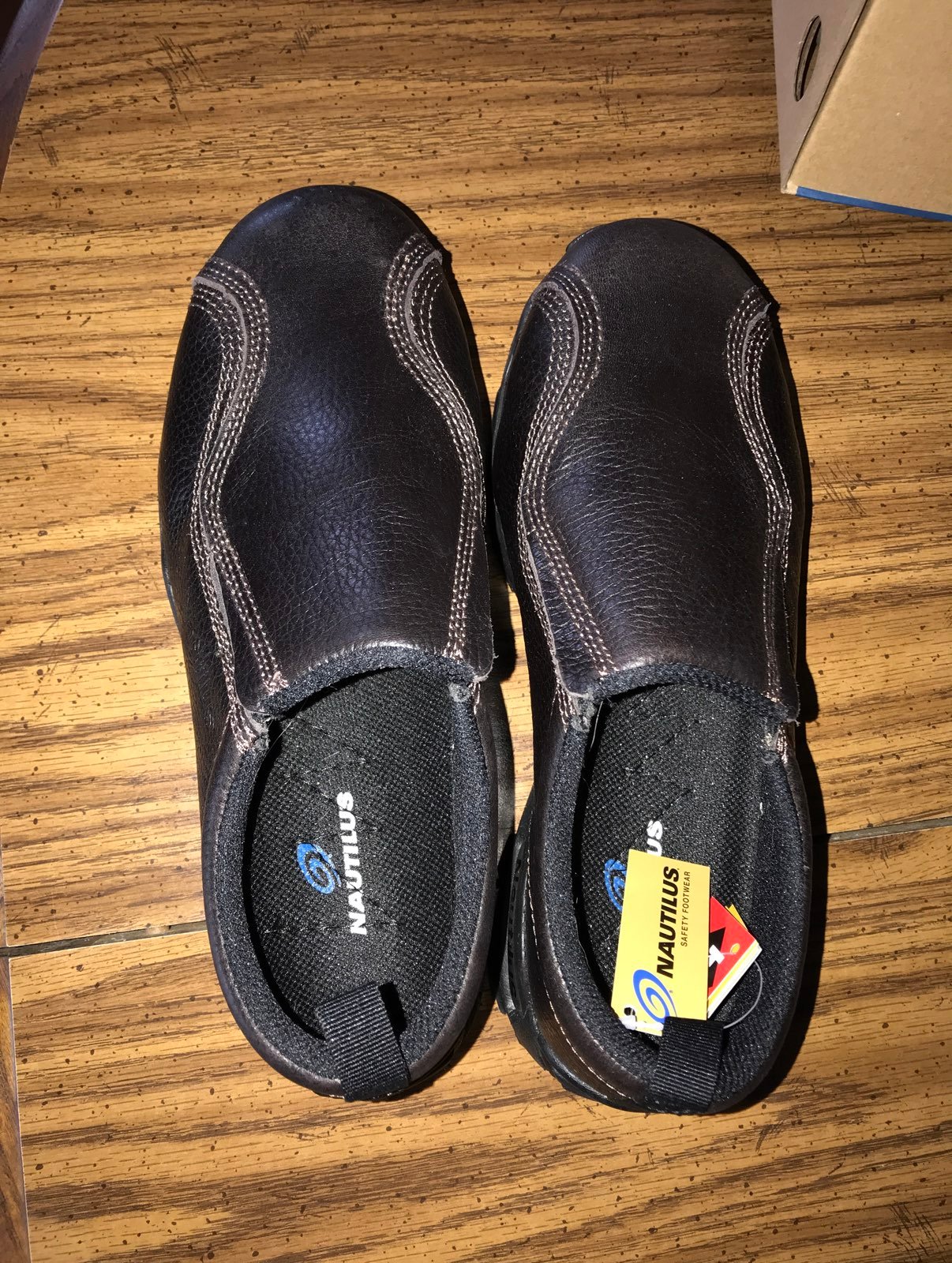 nautilus safety toe shoes for men