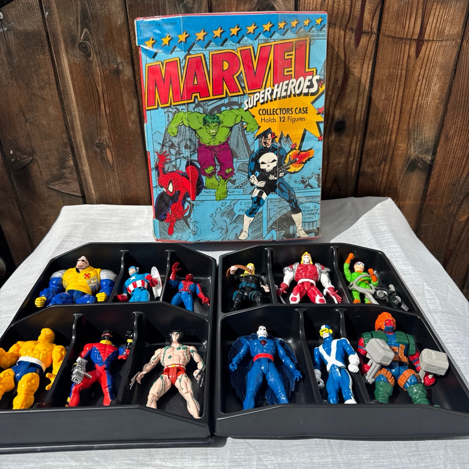 Vintage 1991 Toybiz Marvel Superheroes lot of 12 figures with Collector Case