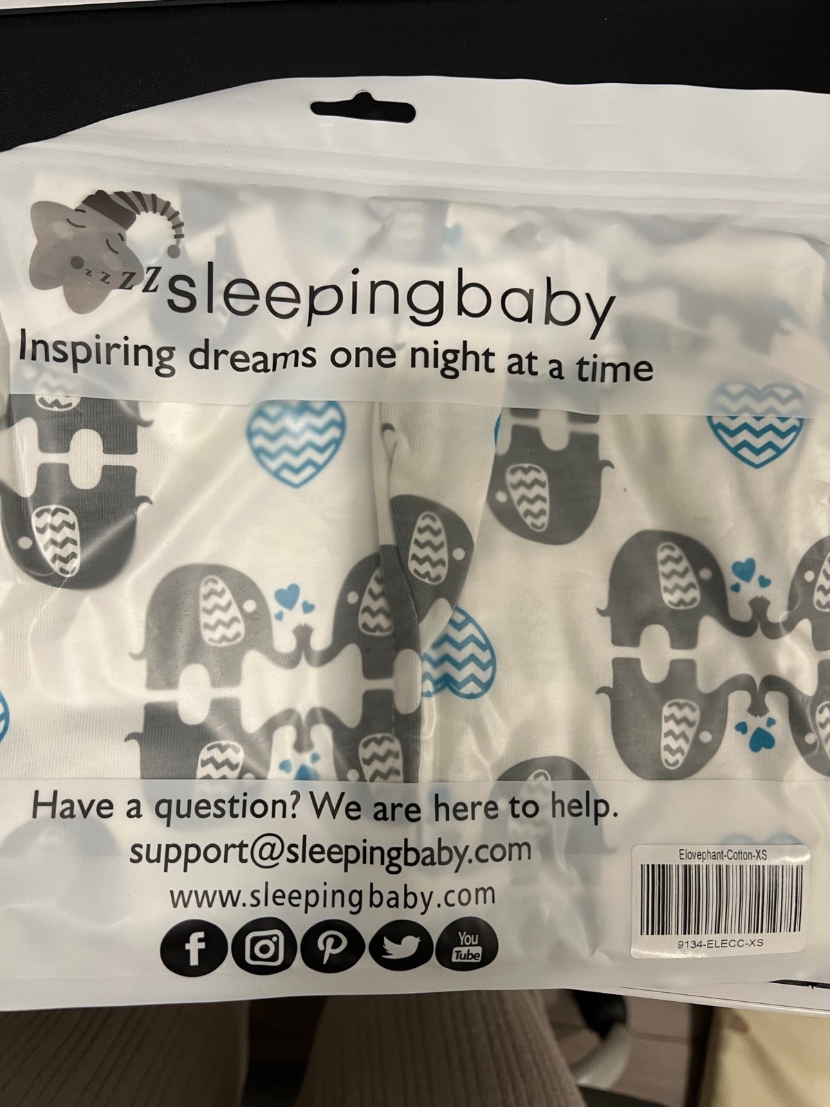 Sleeping baby eLOVEphant Zipadee-Zip Swaddle