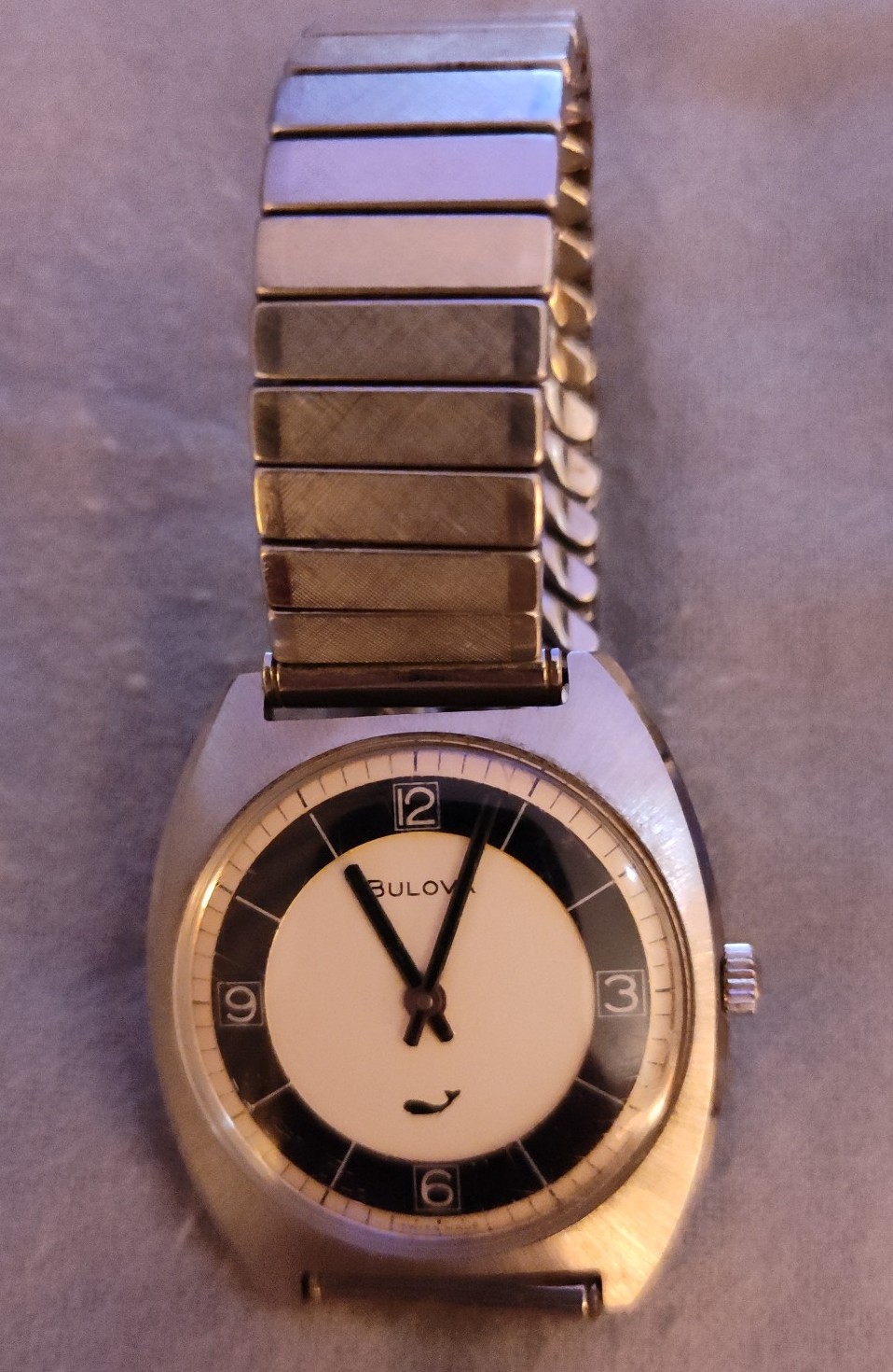 Rare Vintage 1971 Bulova whale sea king Gq manual wind watch