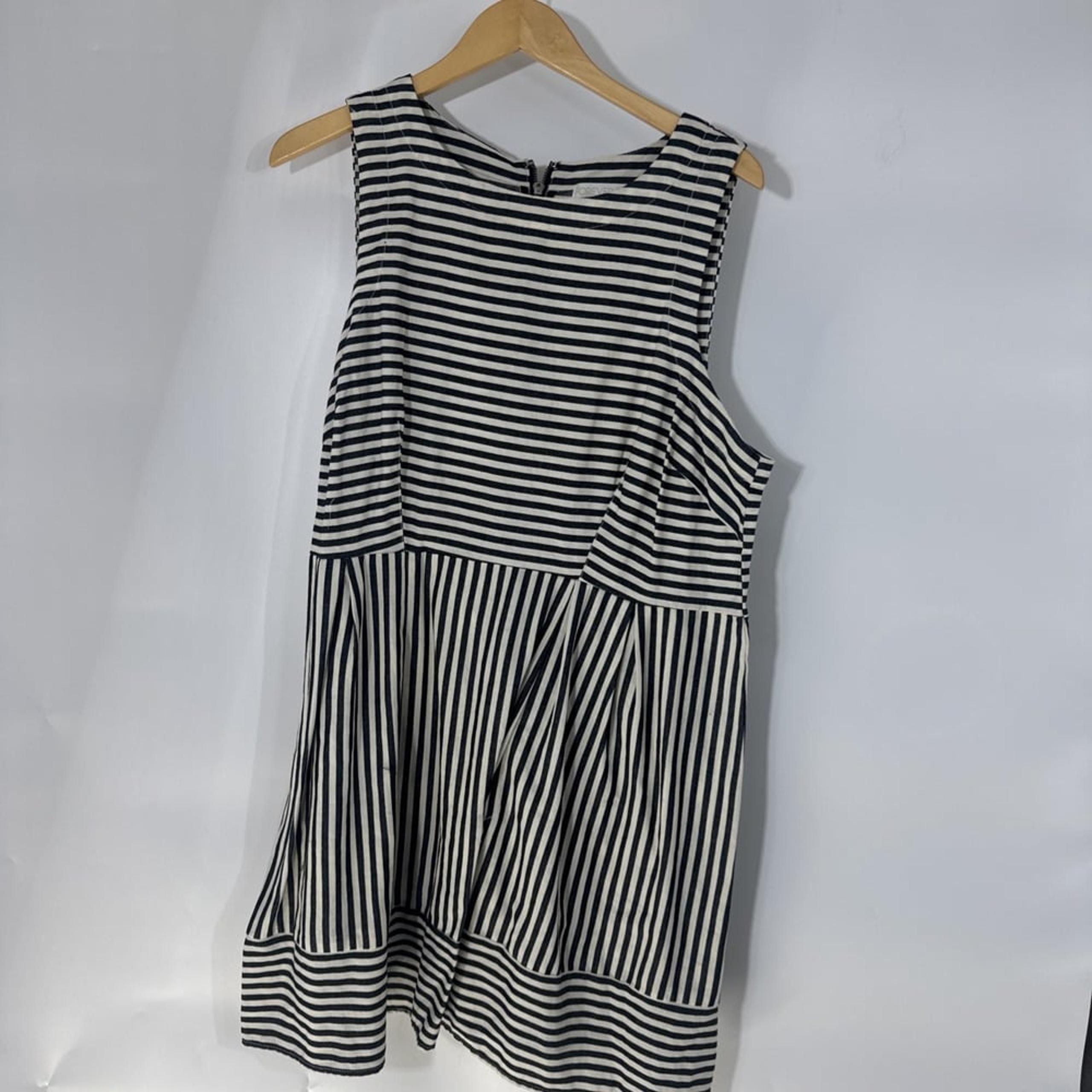 2X Forever 21+ Women's Black and White Striped A-Line Sleeveless Short Dress