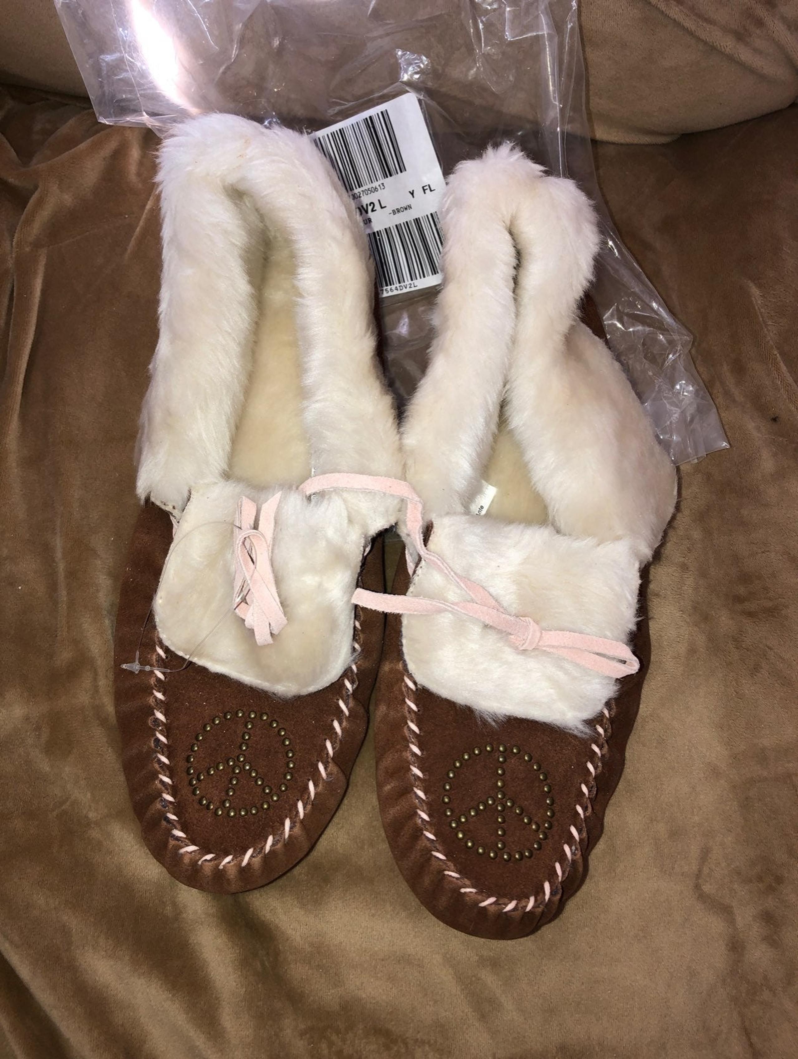 VS PINK moccasins