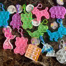 12 pop it fidget keychains (6 glow in th