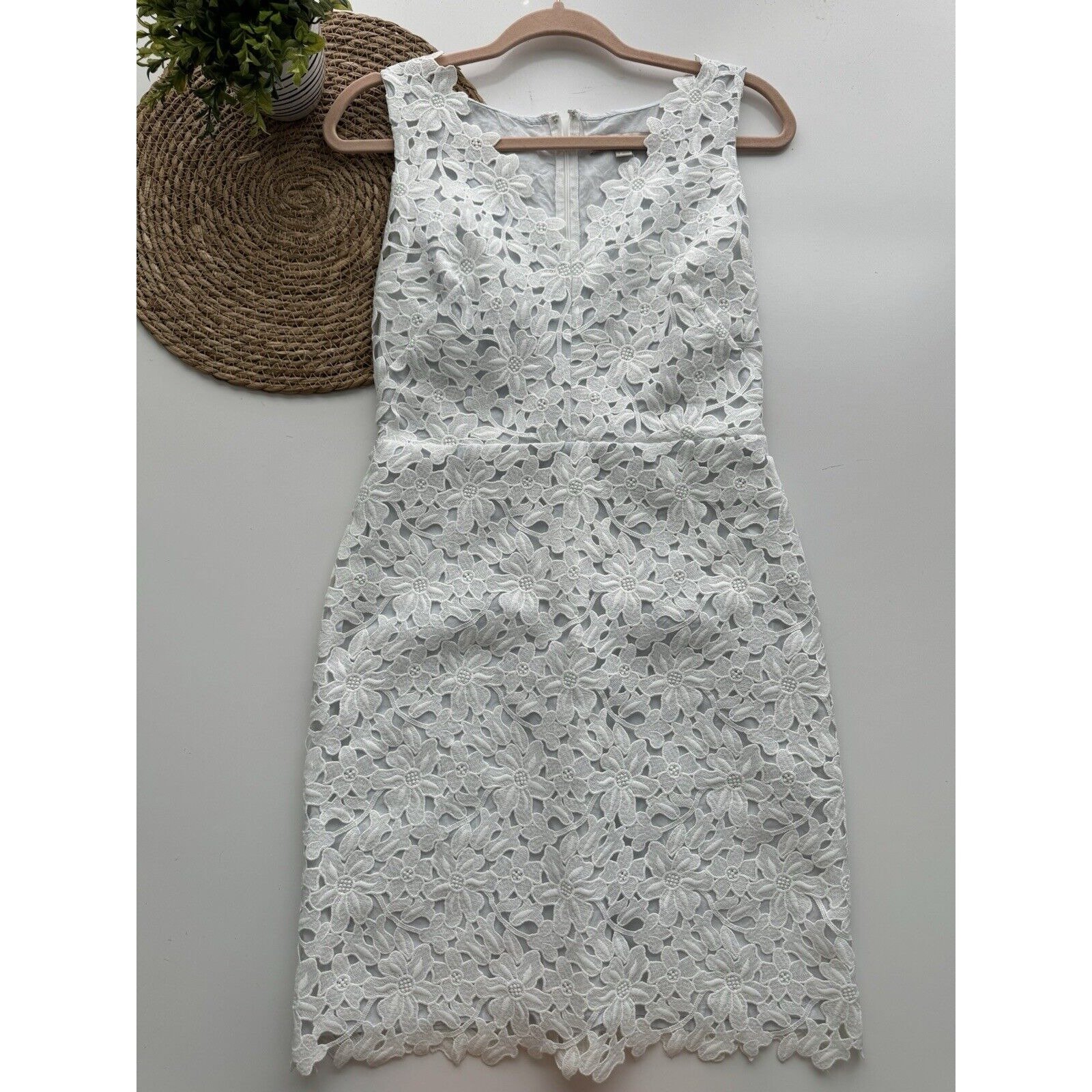 Ann Taylor LOFT White Floral Lace Sleeveless Dress Size 2