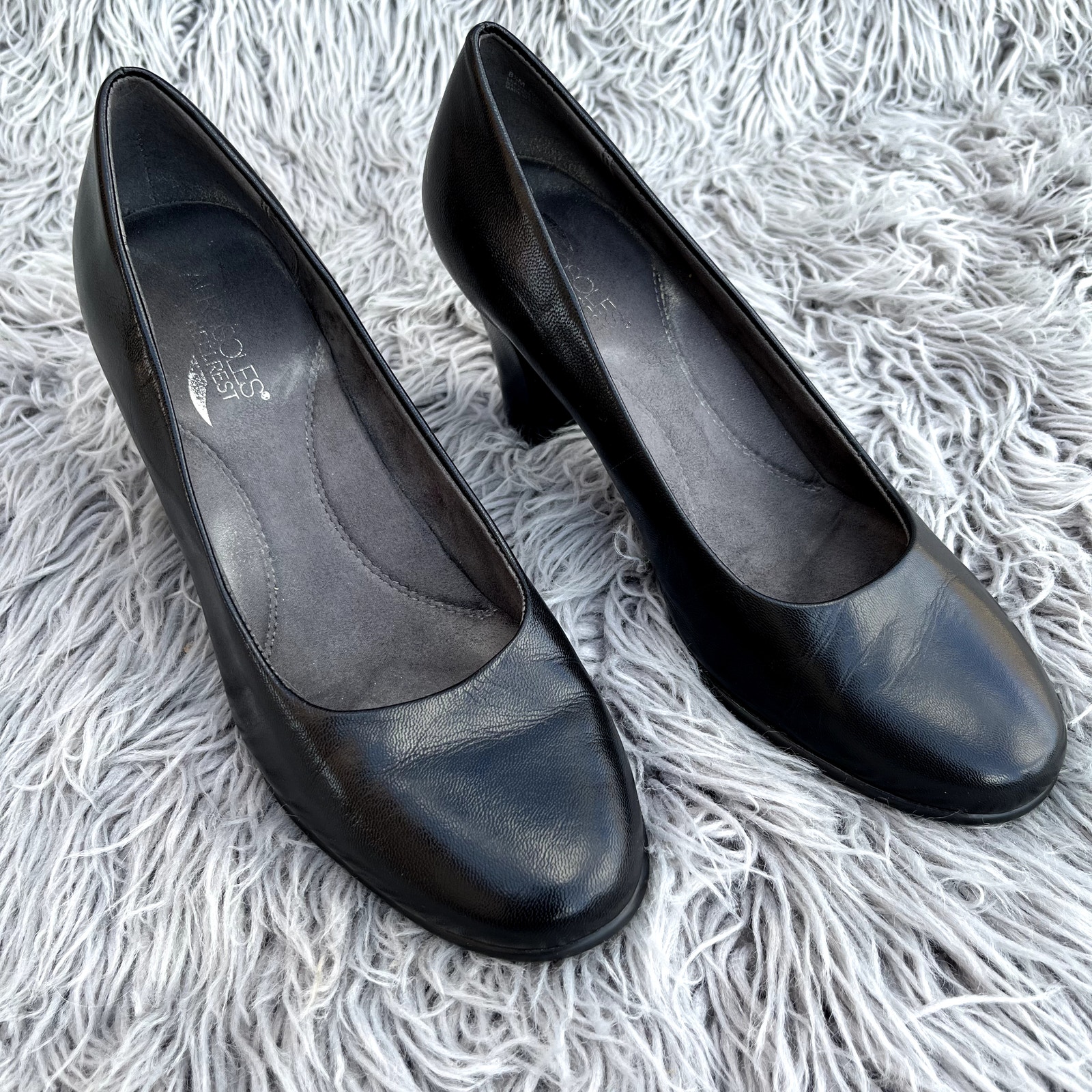 Aerosoles Comfort Heel Rest Design Black Leather Pumps Heels Women's sz 8.5
