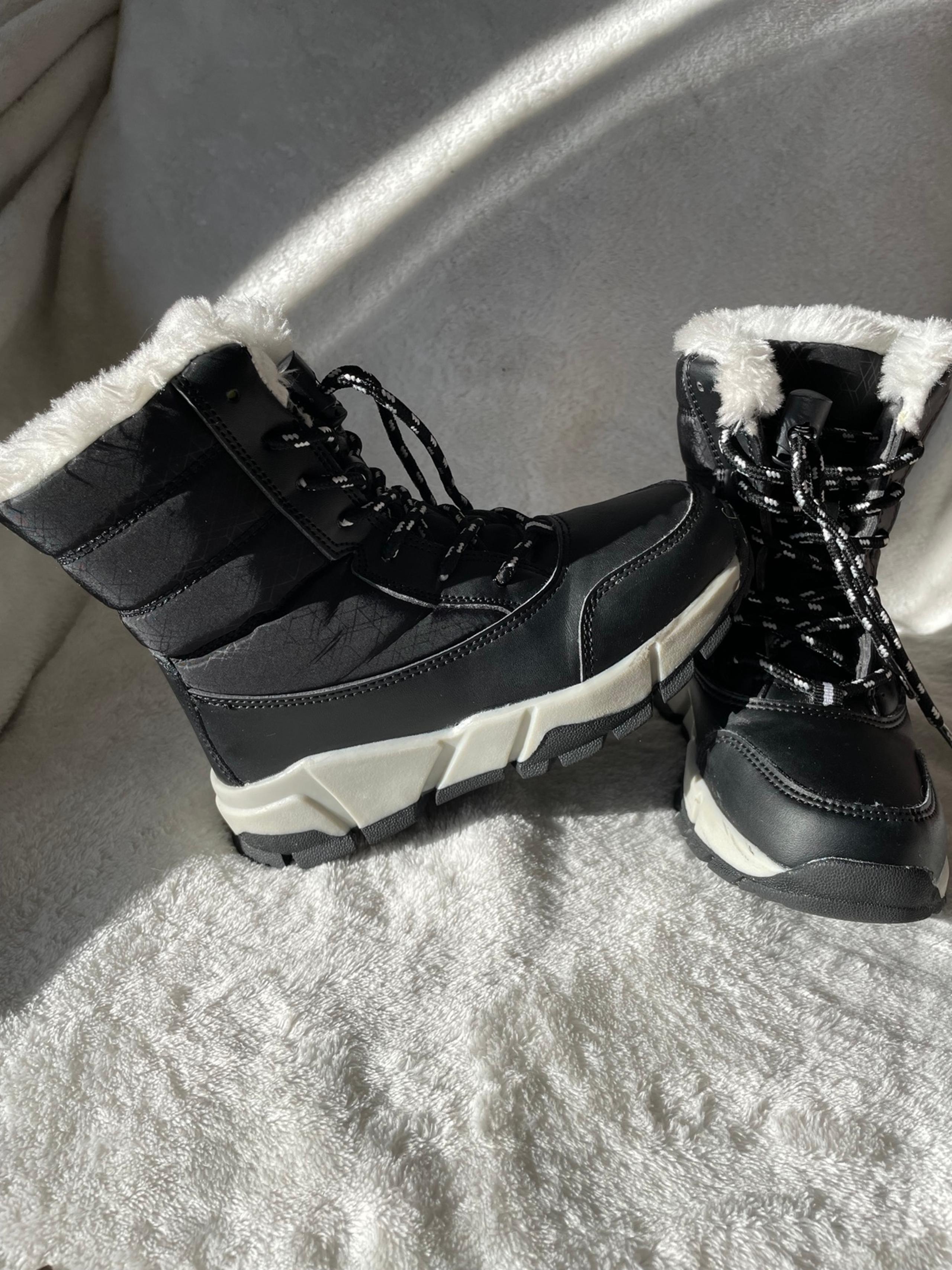 Snow Boots Kids size 13