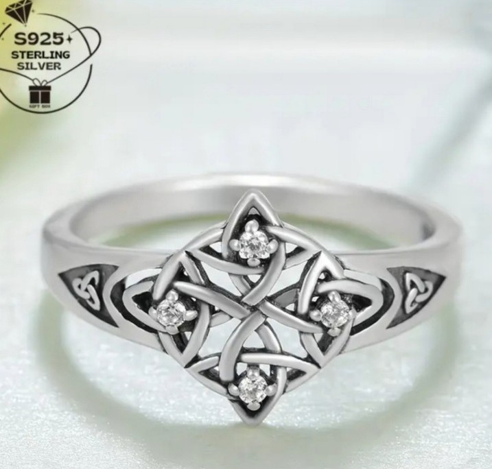 Sterling Silver Celtic Knot Ring Sz 8