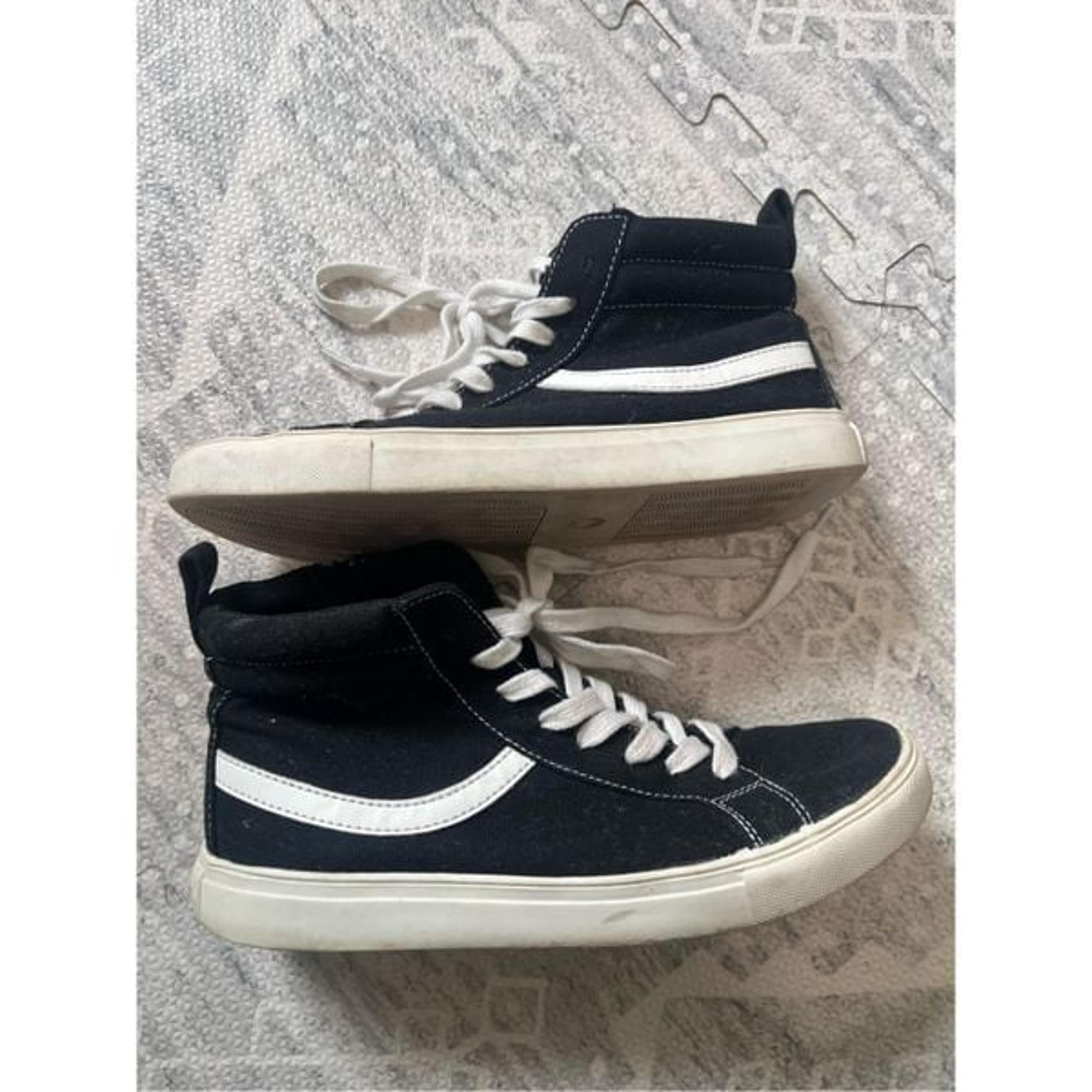 Wild Fable Black & White Tennis Shoes Sneakers Size 7