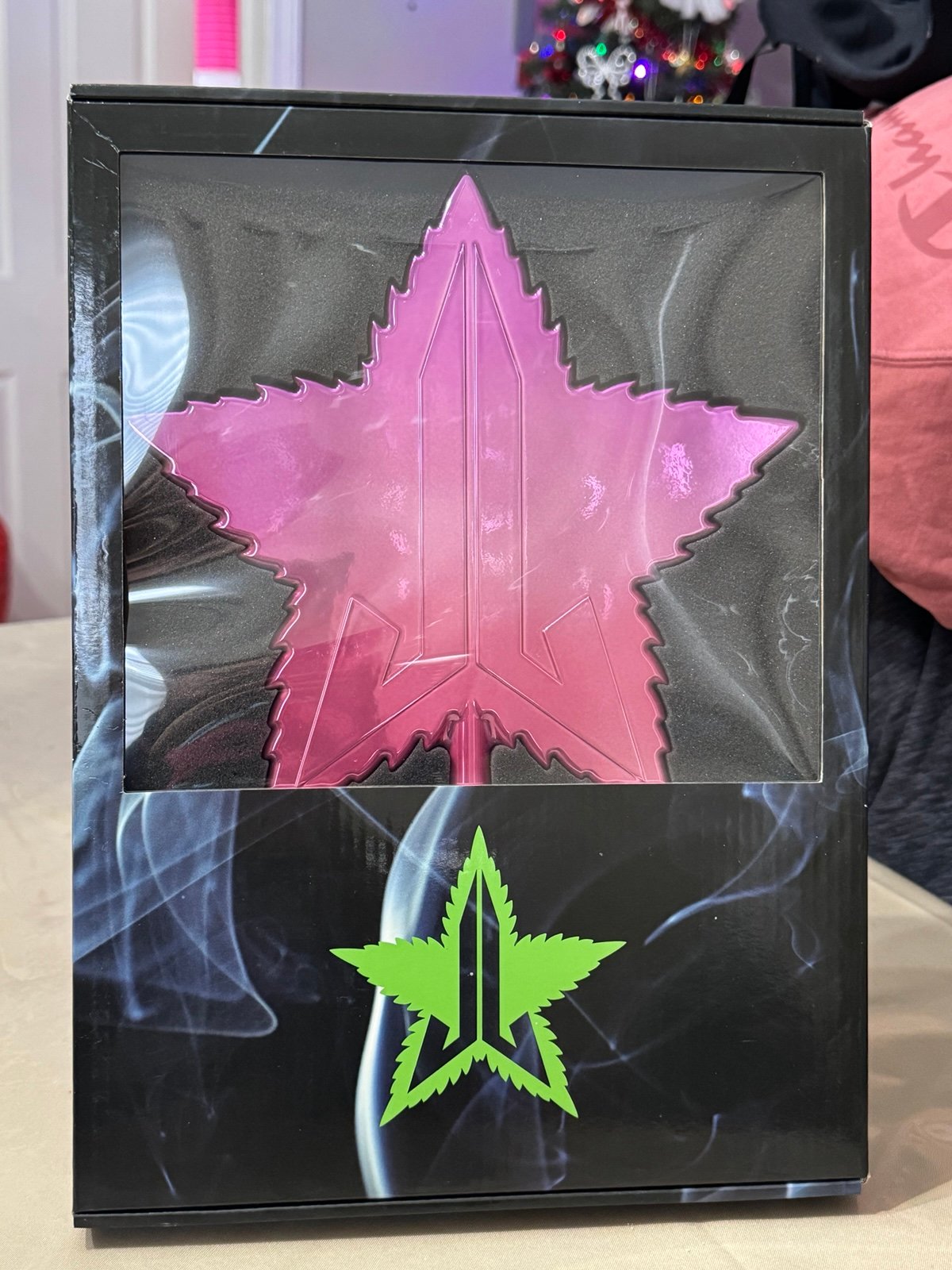 JEFFREE STAR Cosmetics Leaf Hand Mirror