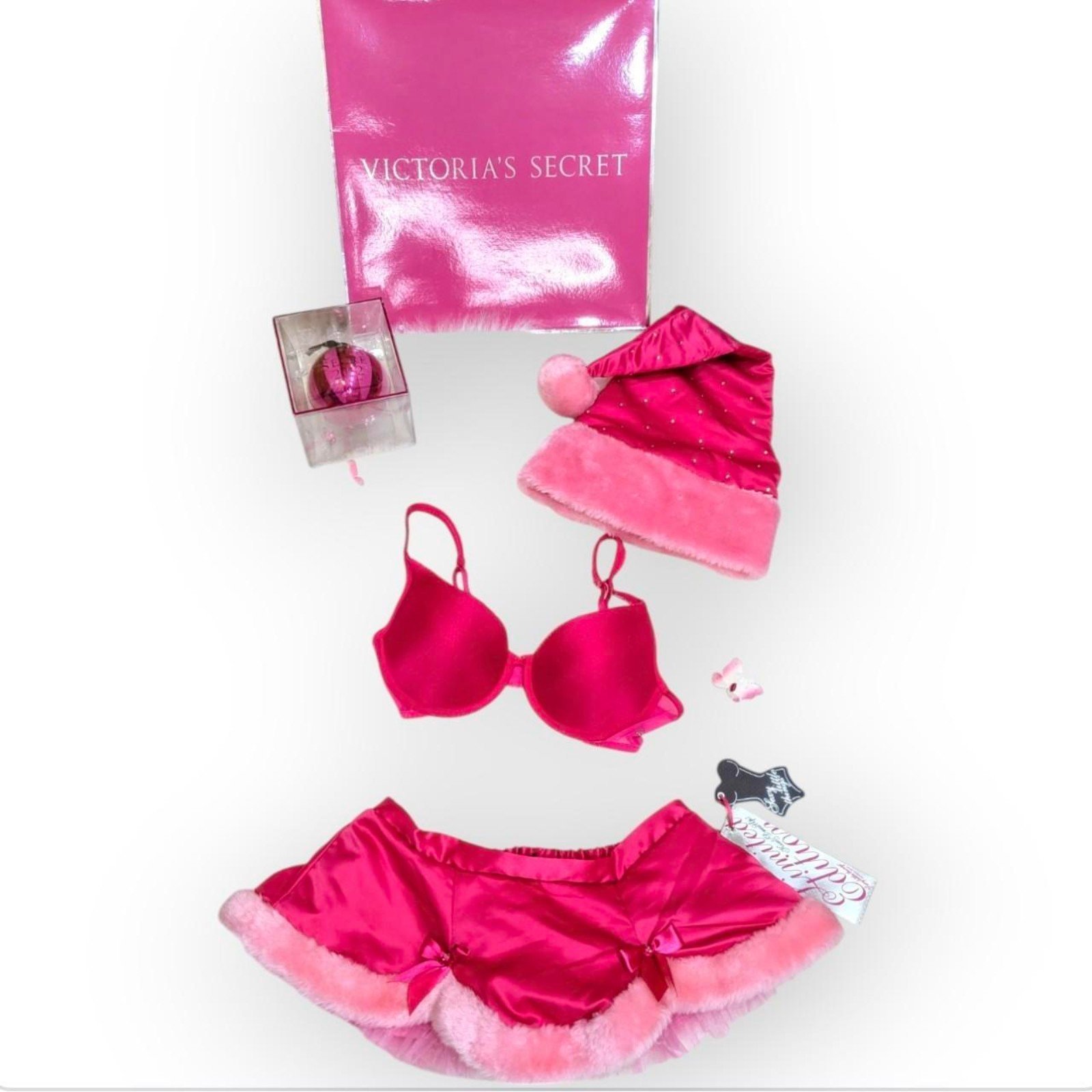 2005 Victoria Secret Santa baby set. NWT