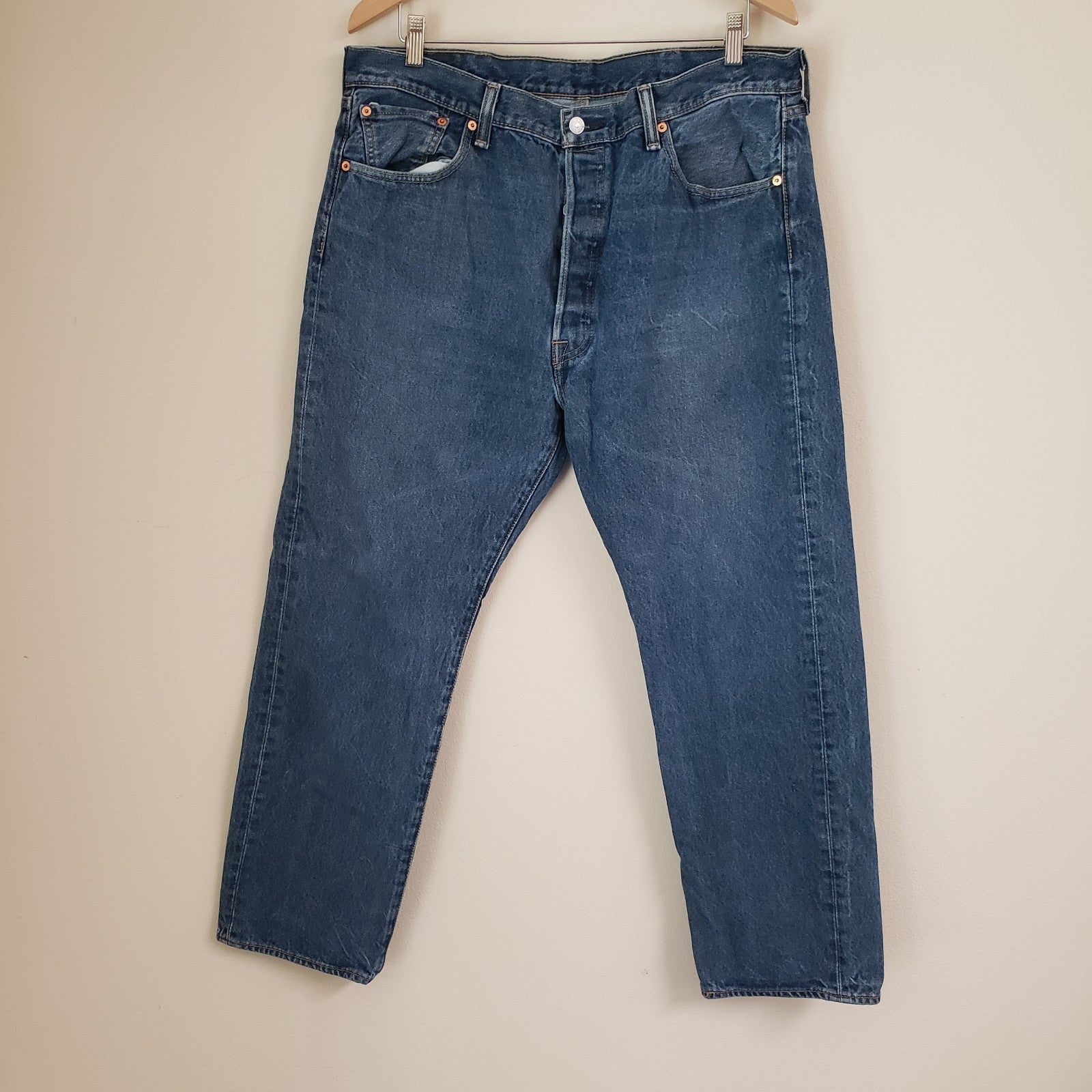501 Levi high waisted jeans w40 l32 medium wash jeans