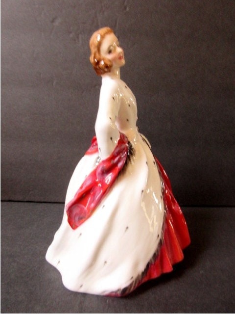 Royal Doulton Ermine Coat HN 1981 6-34 tall Mint Condition, no chips, scratch