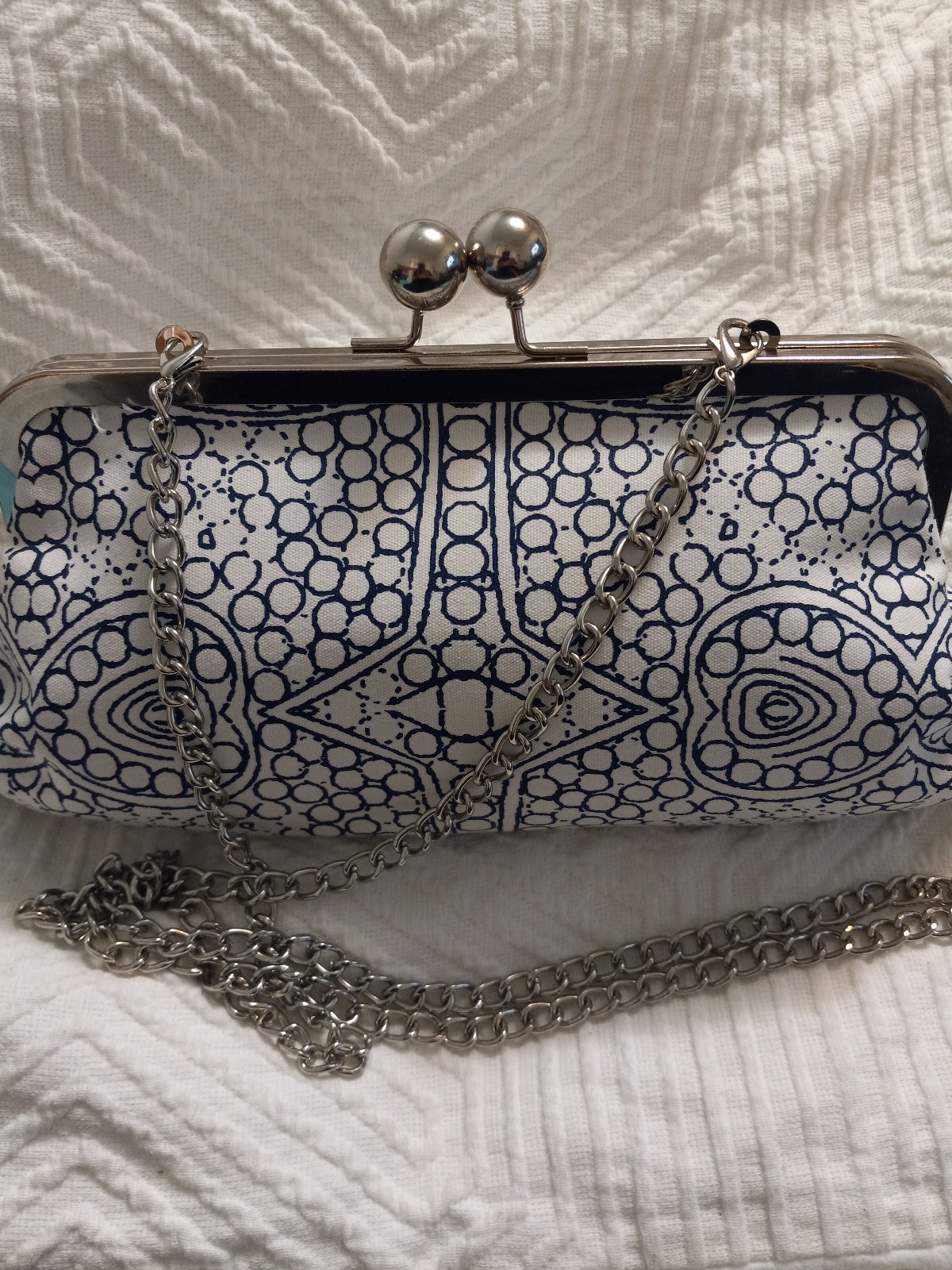 DONNA DIXON Isabella White & Navy Crossbody / Clutch handbag