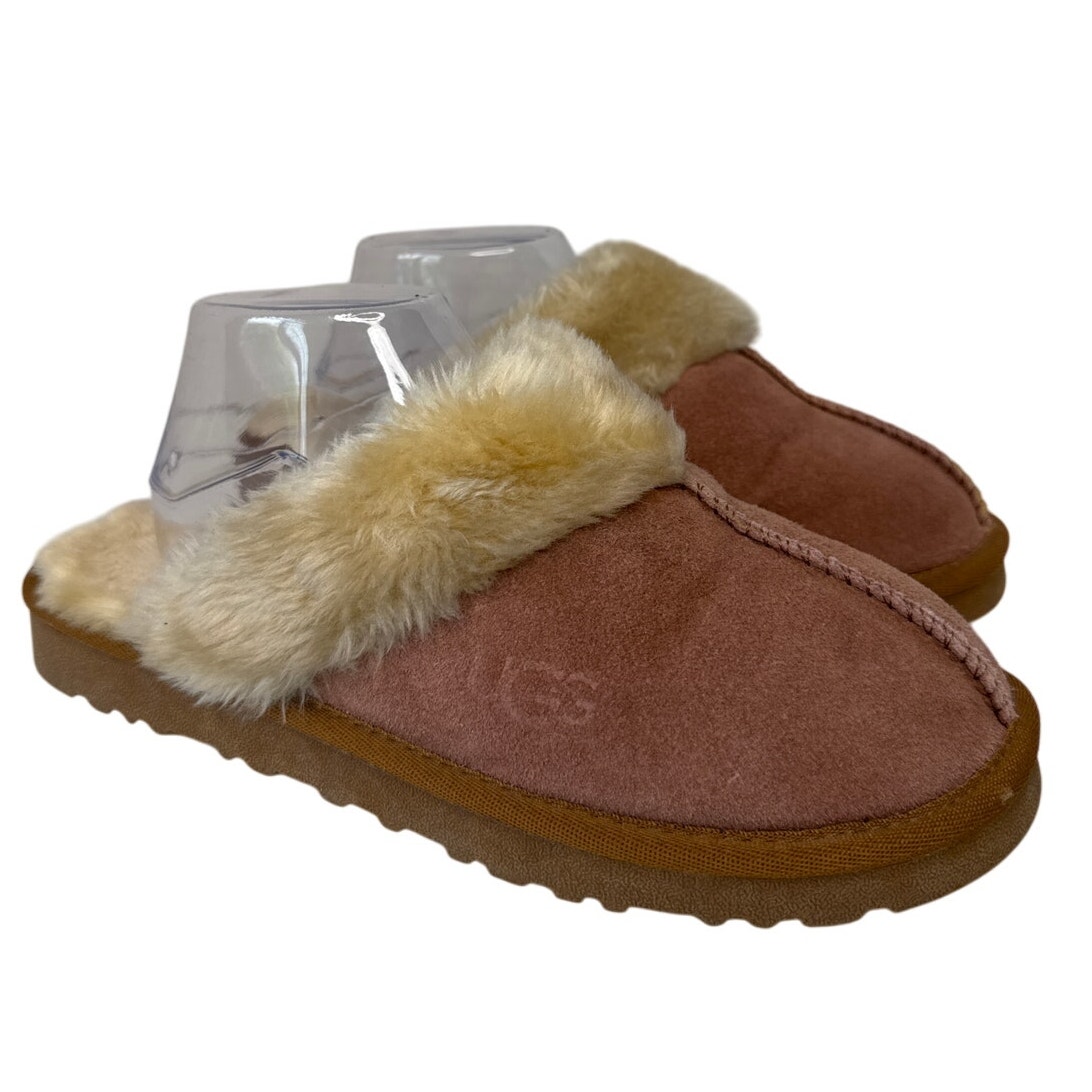 UGG Slip on slide Slippers fur lined and shearling cuff size 9