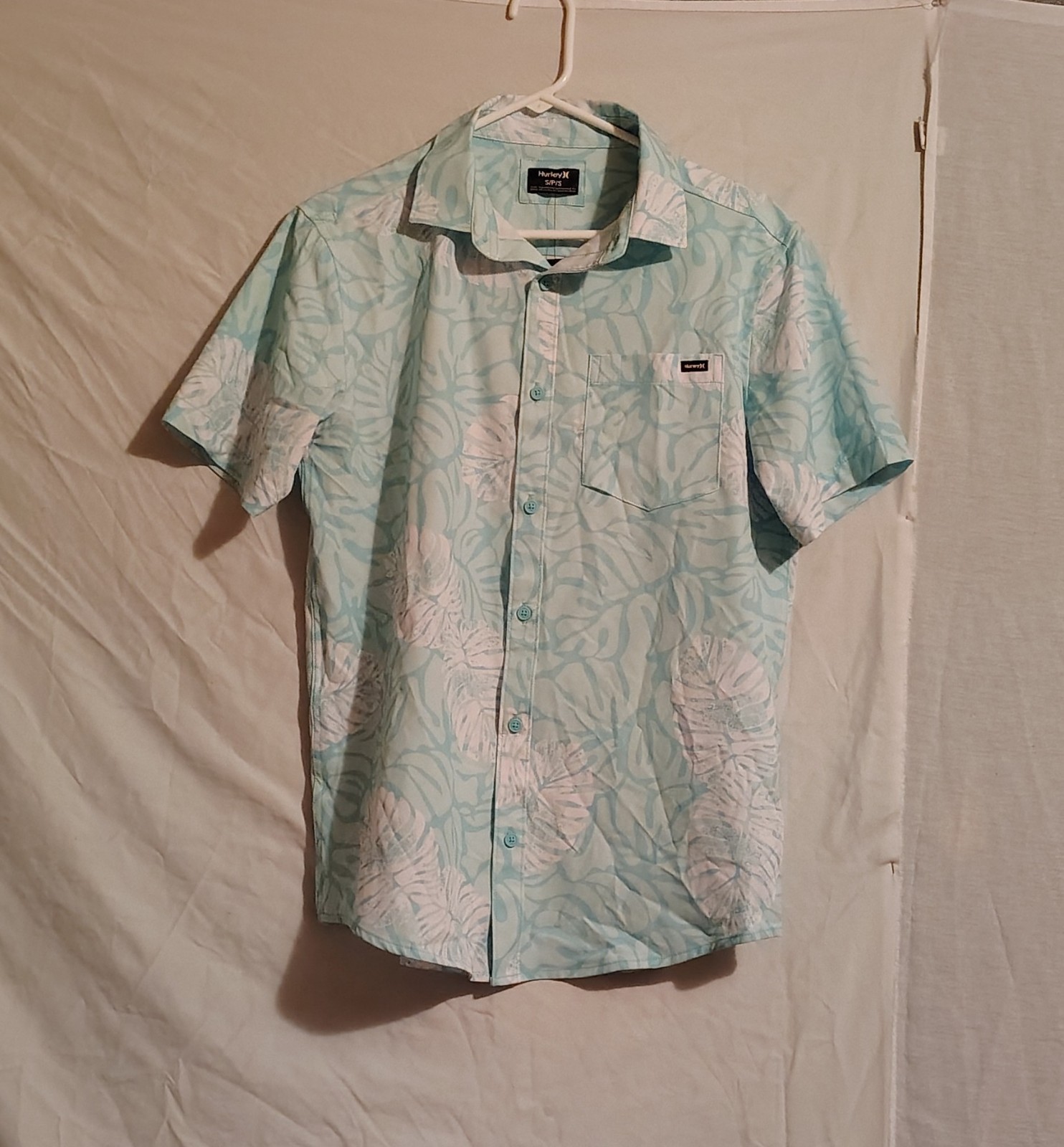 Men's Small Lightweight Easy Dry Blue and White Button Up Swim/Beach Shirt