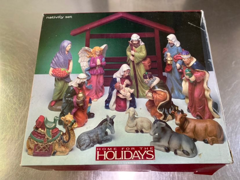 Home For The Holidays Porcelain Nativity Set Of 14 Pieces