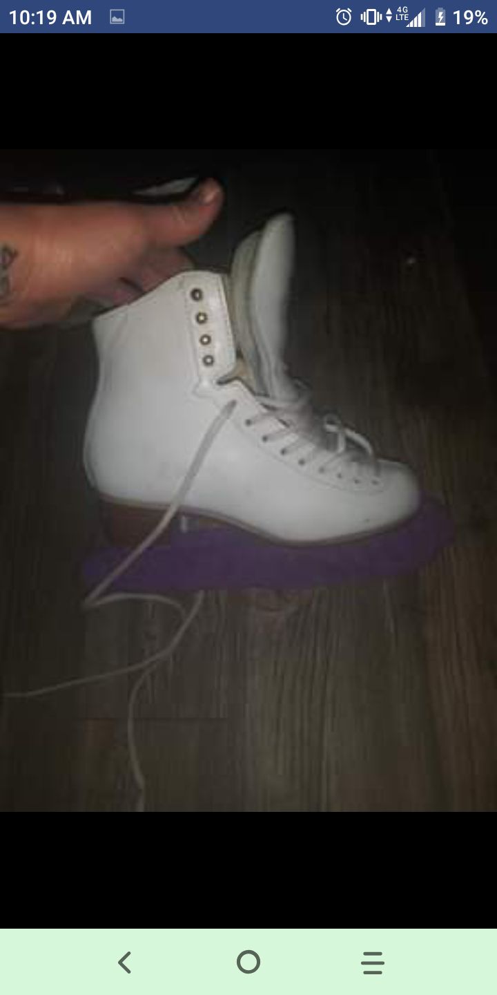 Jackson ice skates