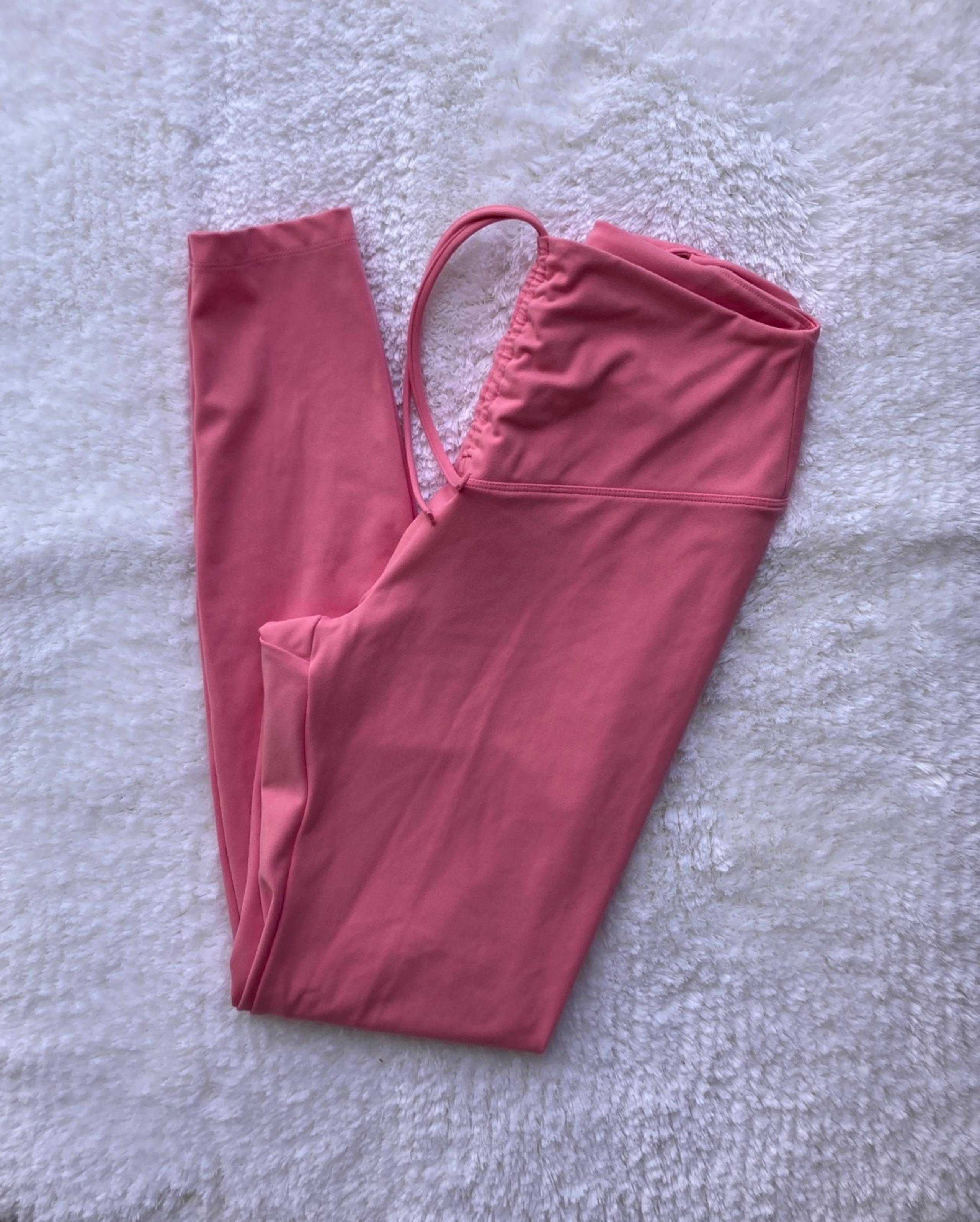 Women PINK active leggings Medium