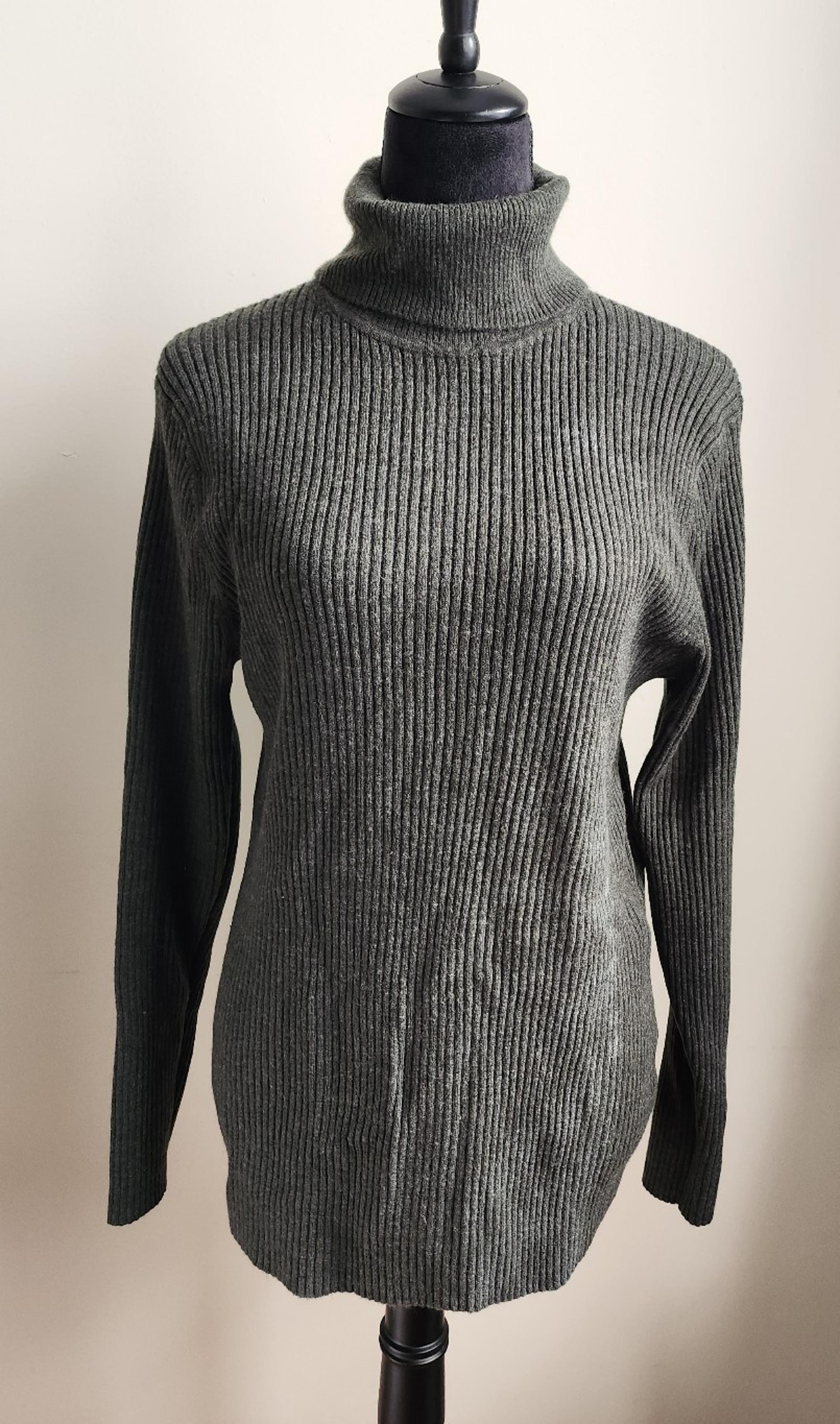 Uniqlo Long Gray Turtleneck Sweater XL