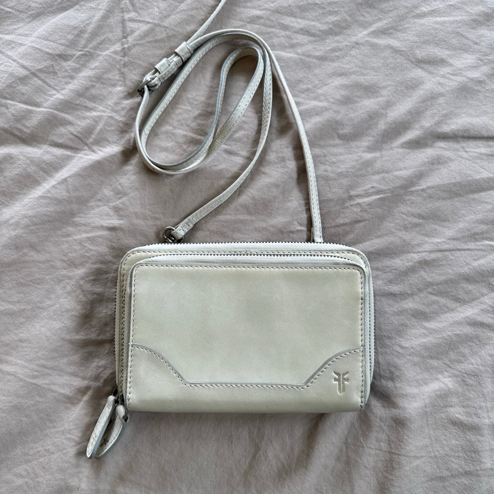 Frye Melissa Stacked Wallet Crossbody Purse Cream Leather Women’s Handbag