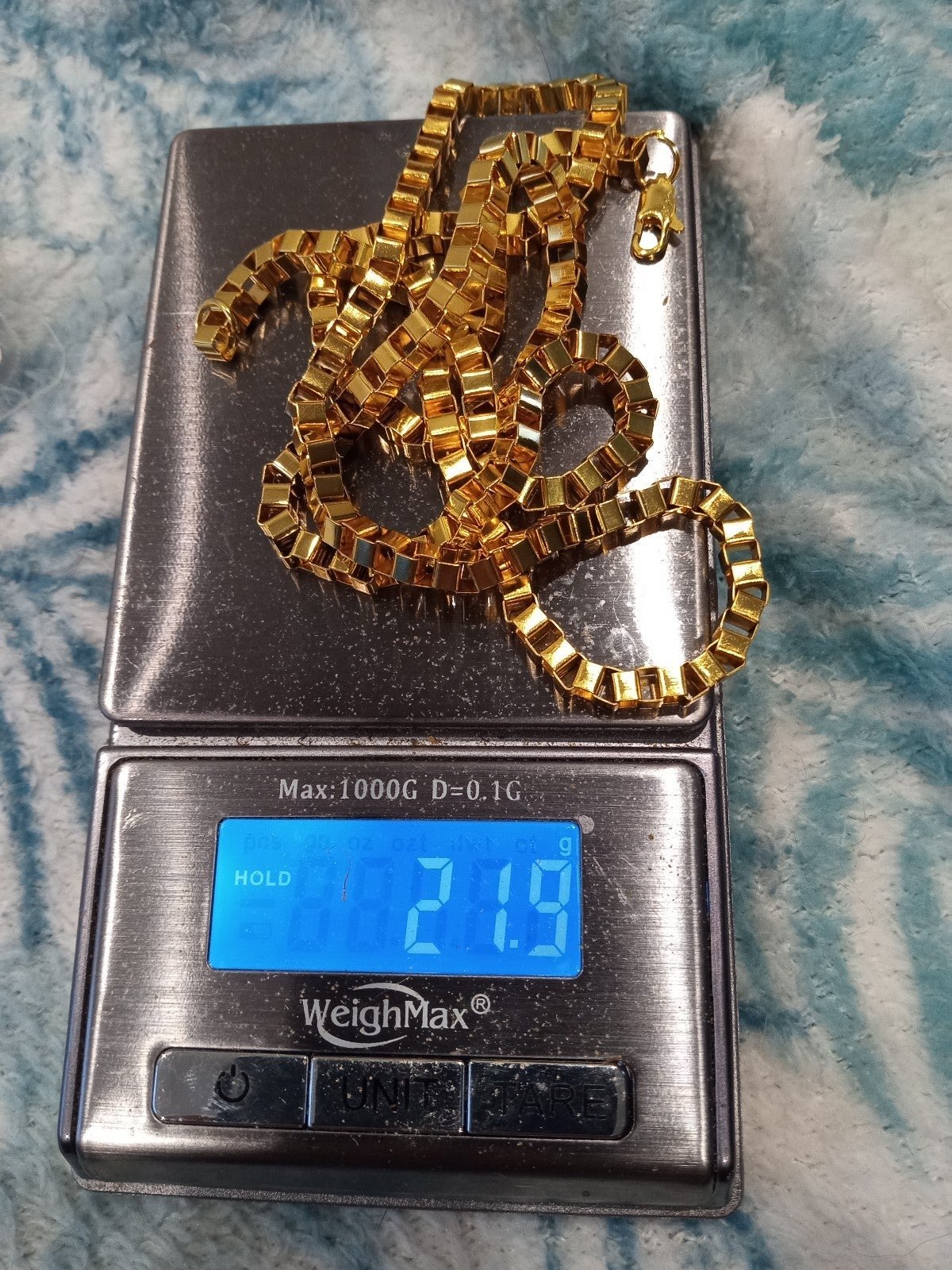 18Krt Real Gold 26 nch box chain 22 grams in weight