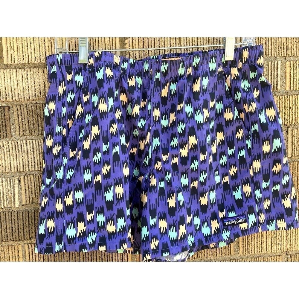 NEW Womens SMALL Patagonia Baggies Shorts 5 Inch Intertwined Hands Purple Wild