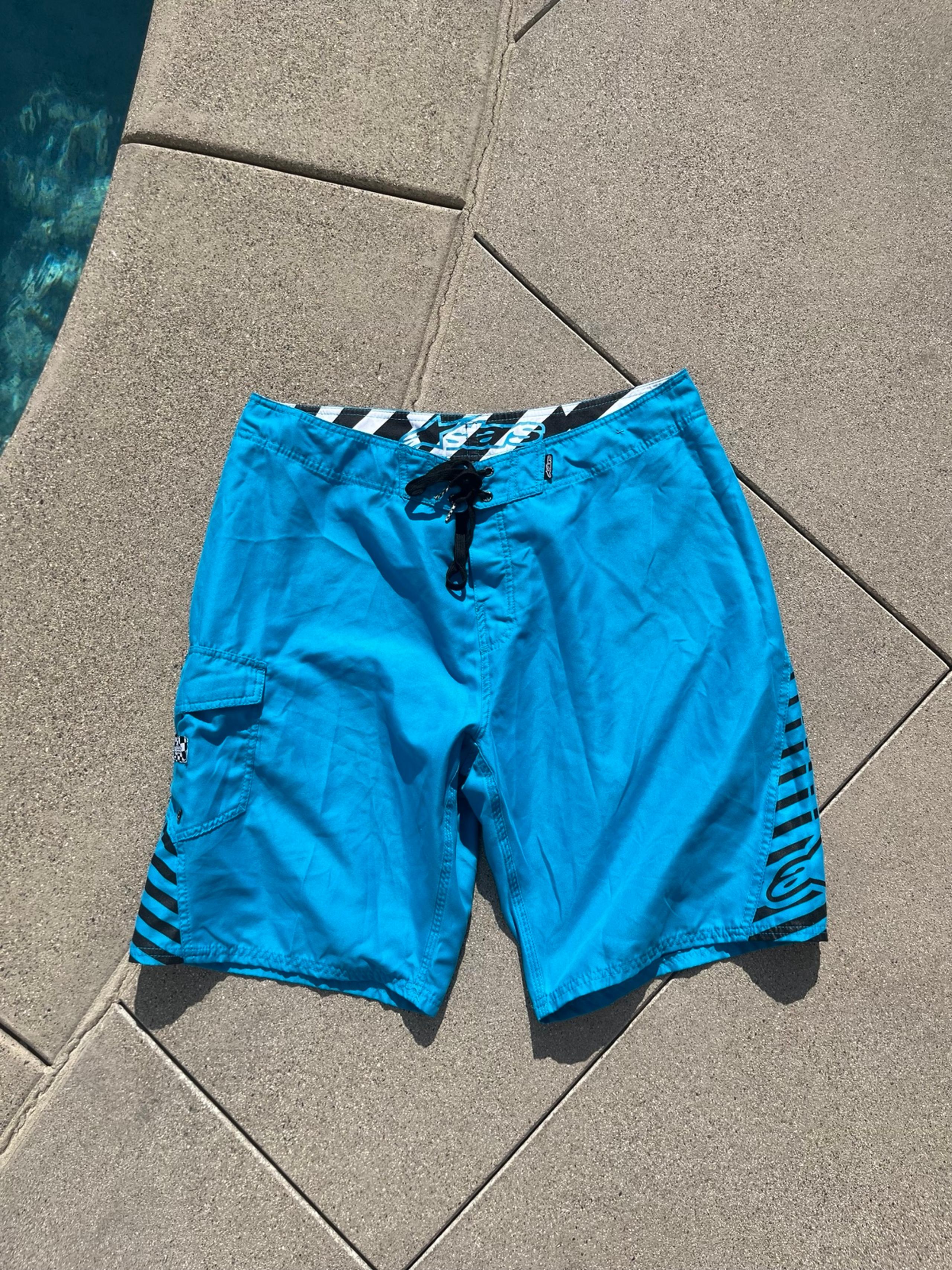 Vintage Y2k blue alpine stars men’s board shorts size 38 vintave y2k alplinestar