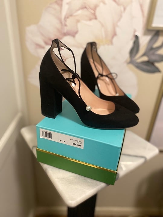 Beautiful Kate Spade black heels with pearl detail, box included.