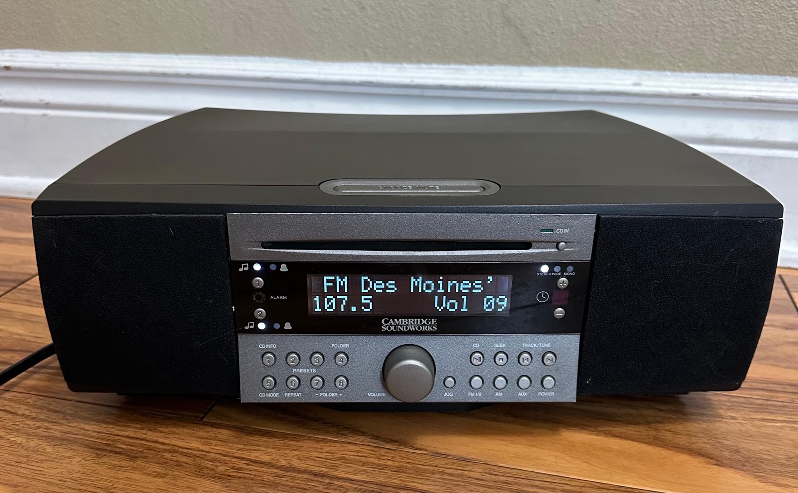 Cambridge SoundWorks Radio. Alarm and CD. Works perfectly.