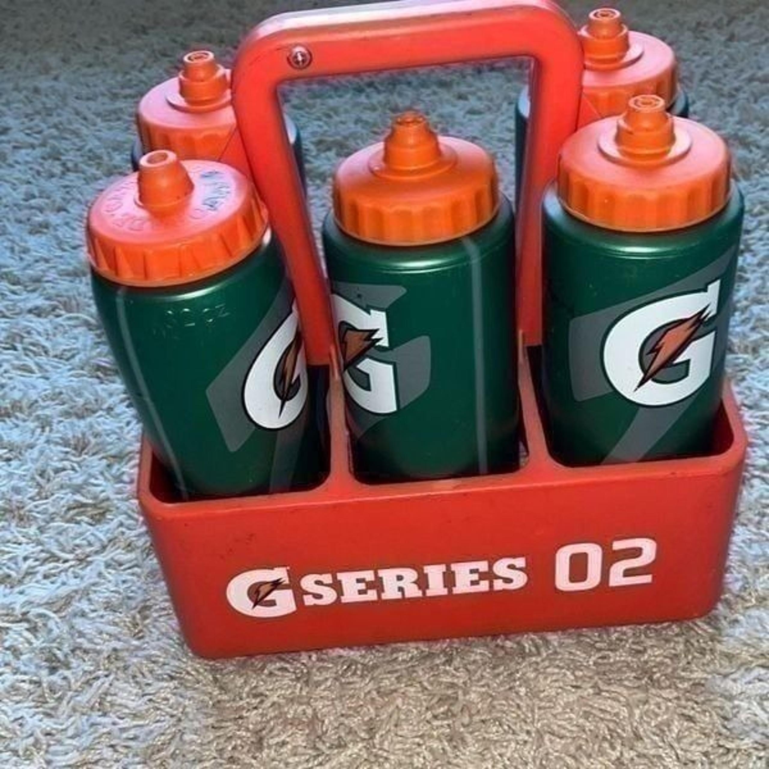 GATORADE G Series 02 32 oz Sport Water Squeeze Bottle Carrier Holder & 5 Water B
