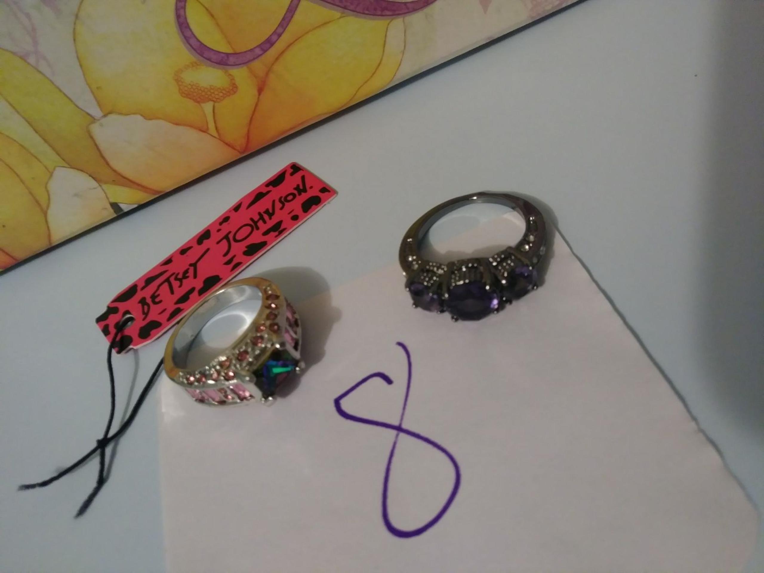 Betsey Johnson Rings Sz 8