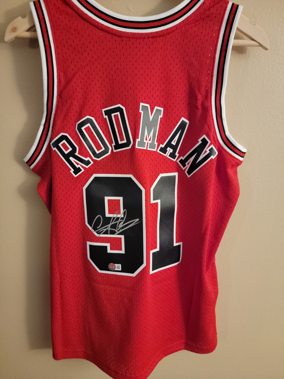 #91 Dennis Rodman Chicago Bulls Mitchell and Ness Signed Swingman Jersey. Mens M